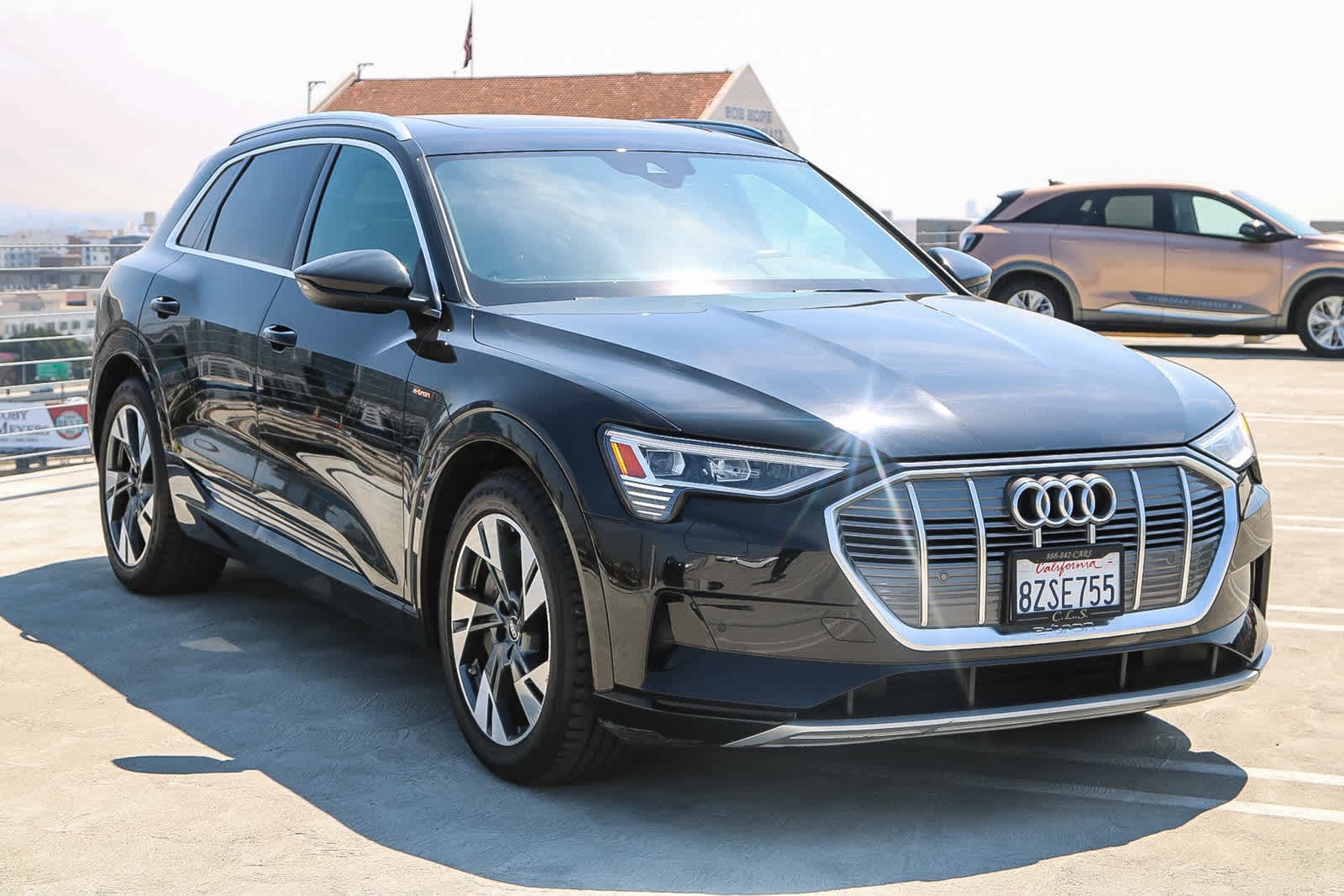 Thumbnail: 2022 Audi e-tron - 3