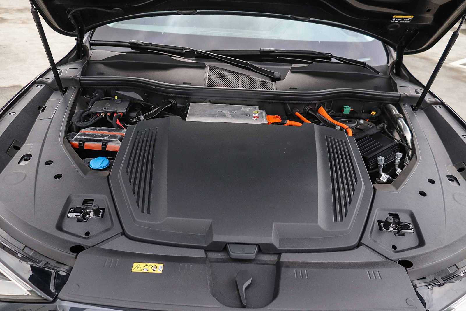 Thumbnail: 2024 Audi Q8 e-tron - 40