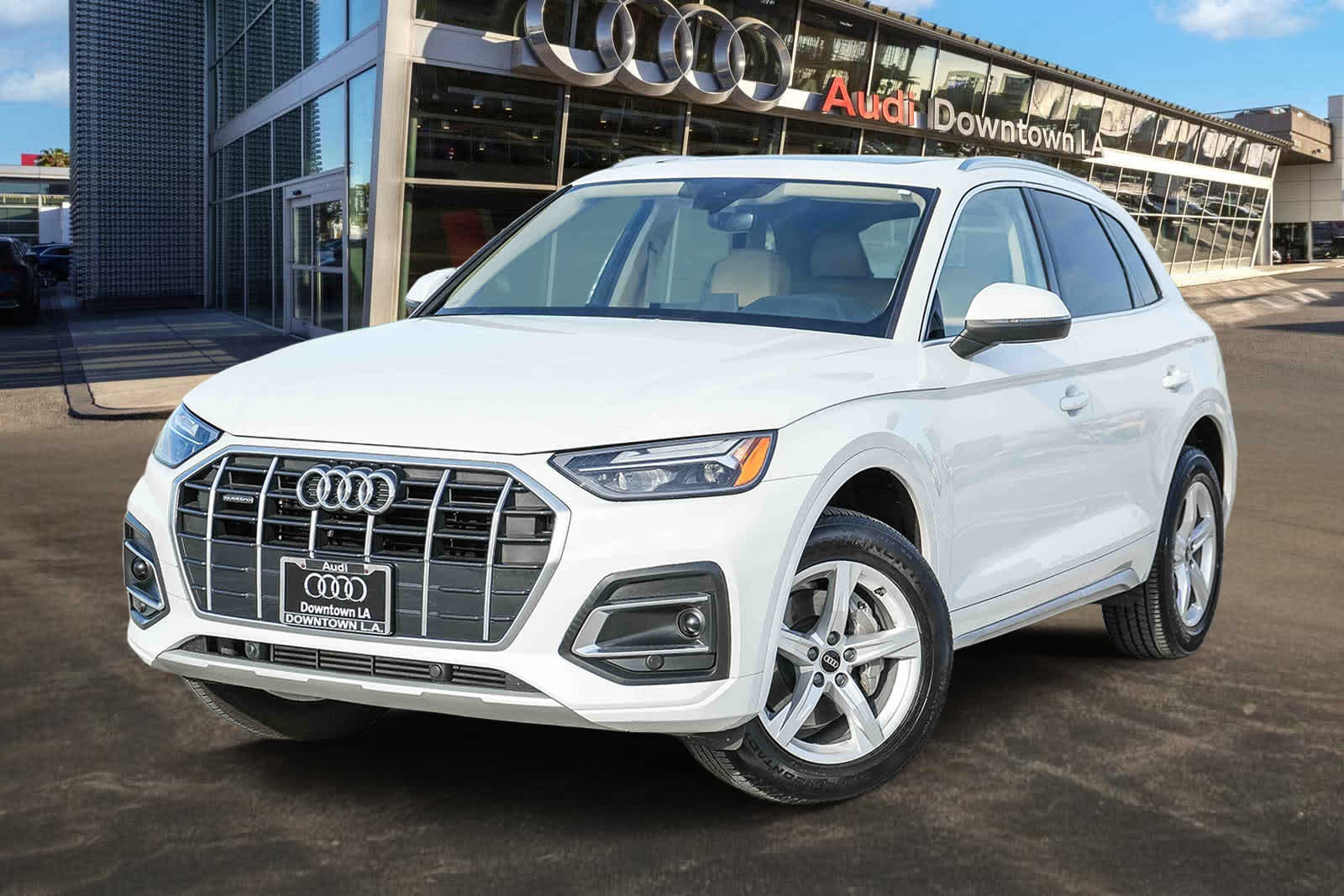 Thumbnail: 2023 Audi Q5 - 1