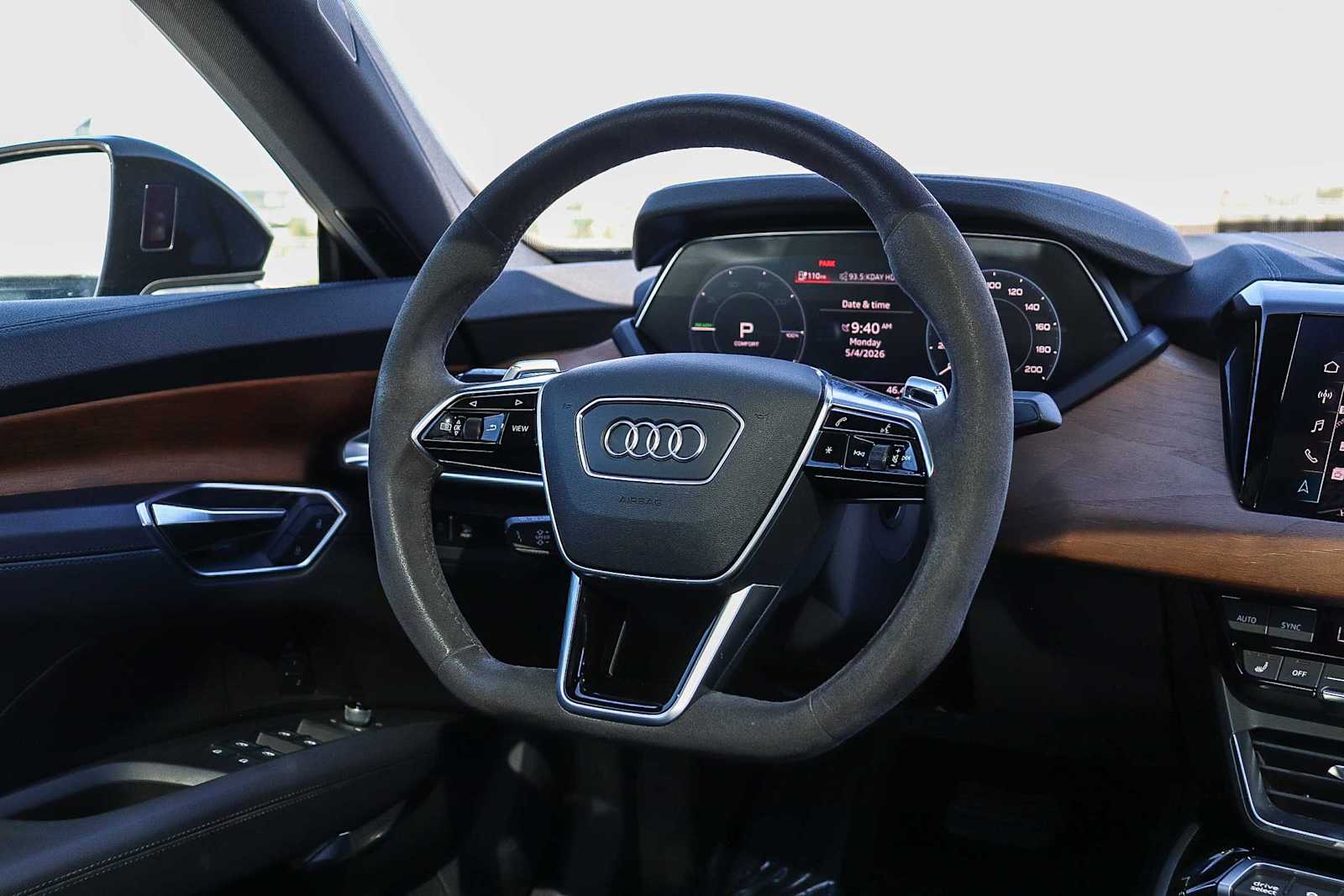 Thumbnail: 2023 Audi e-tron GT - 22