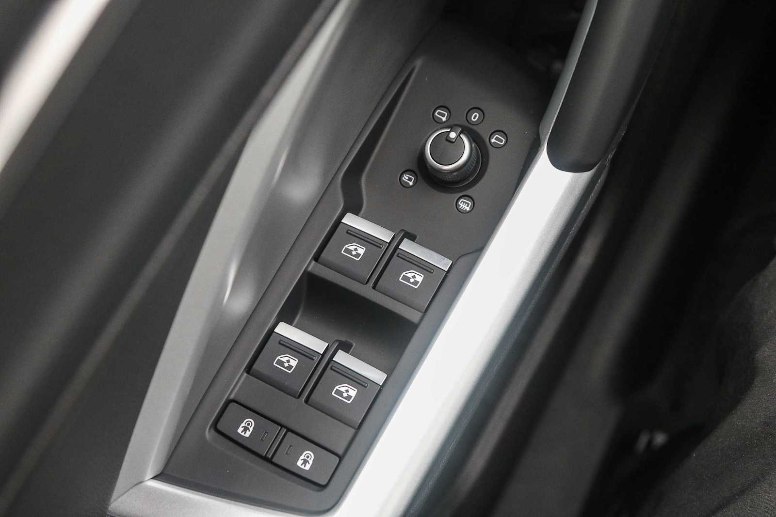 Thumbnail: 2025 Audi Q3 - 35