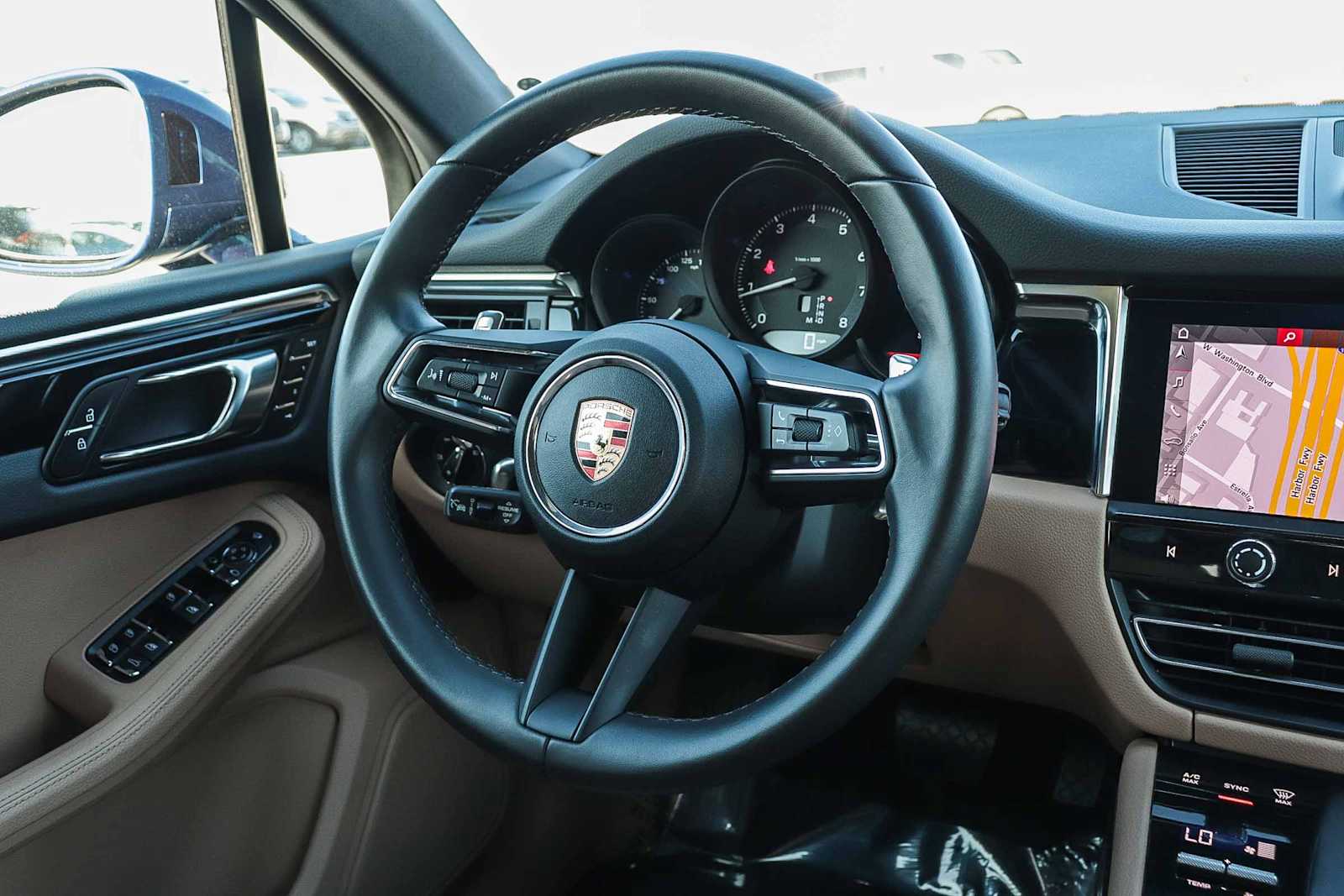 Thumbnail: 2024 Porsche Macan - 19