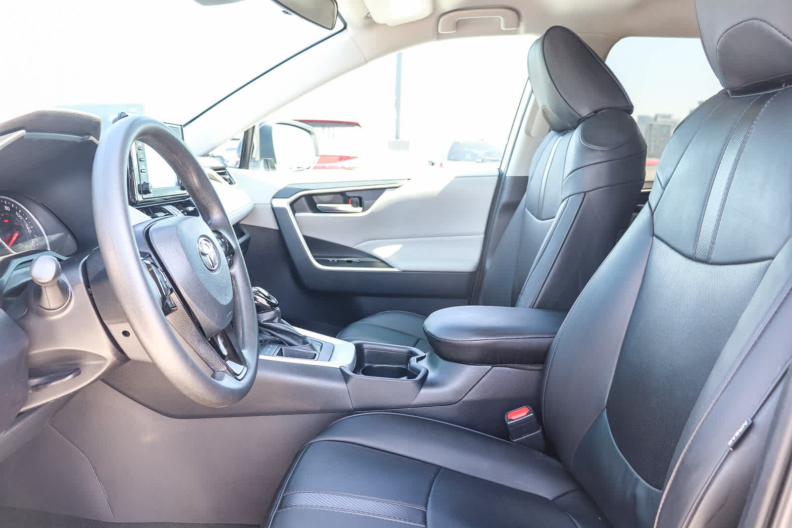 Thumbnail: 2021 Toyota RAV4 - 19