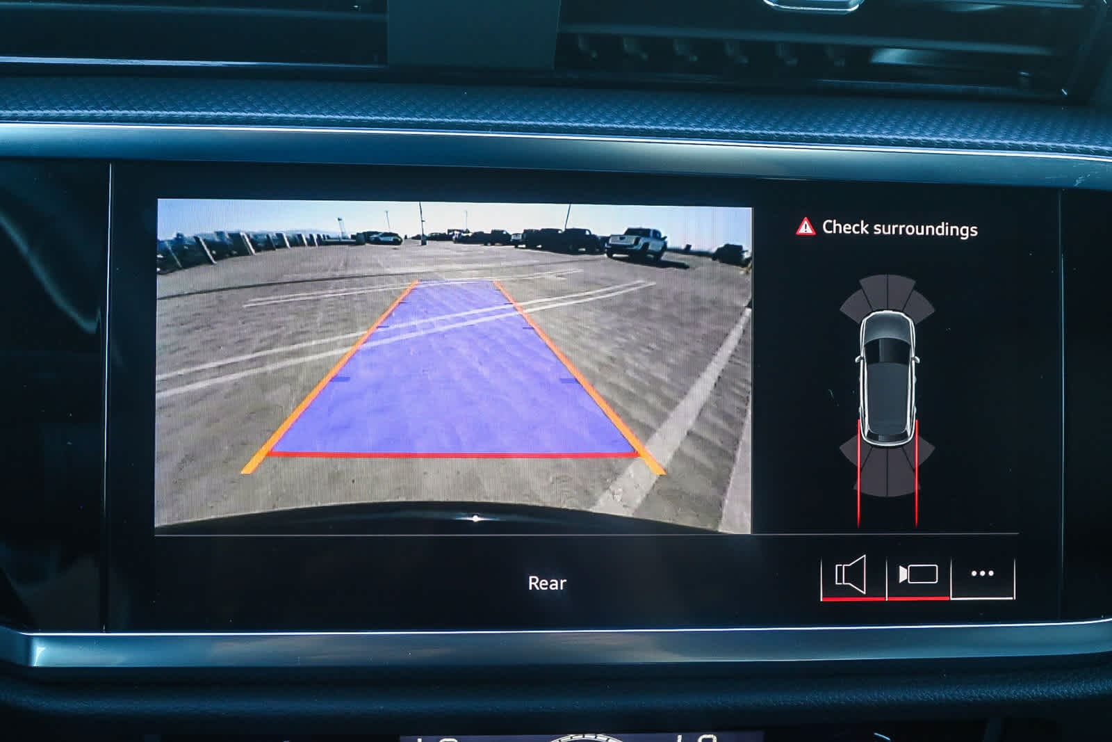 Thumbnail: 2025 Audi Q3 - 23