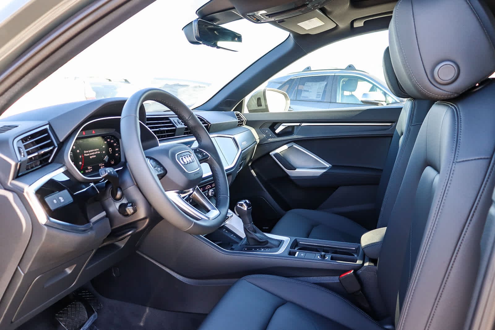 Thumbnail: 2025 Audi Q3 - 24