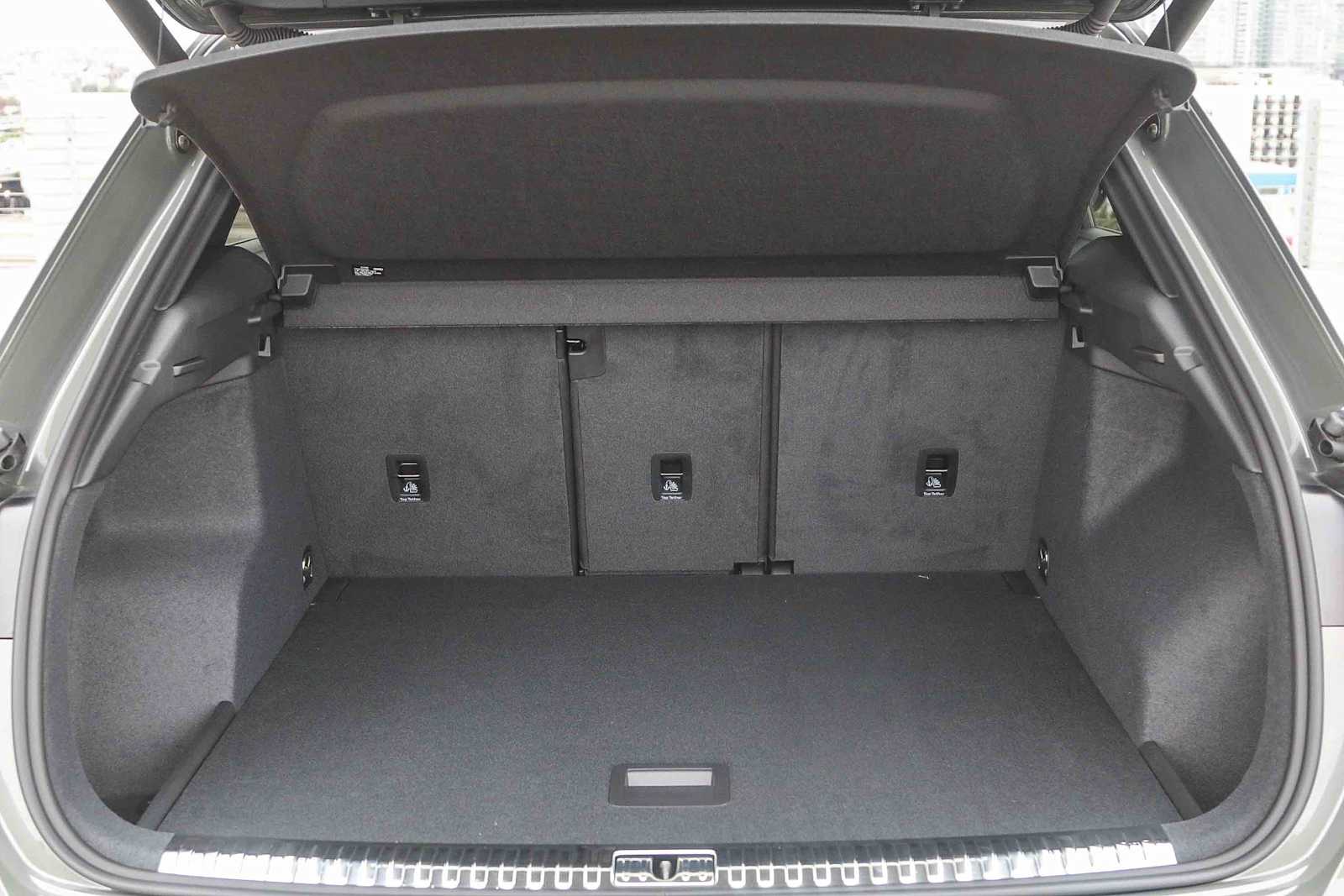 Thumbnail: 2025 Audi Q3 - 42