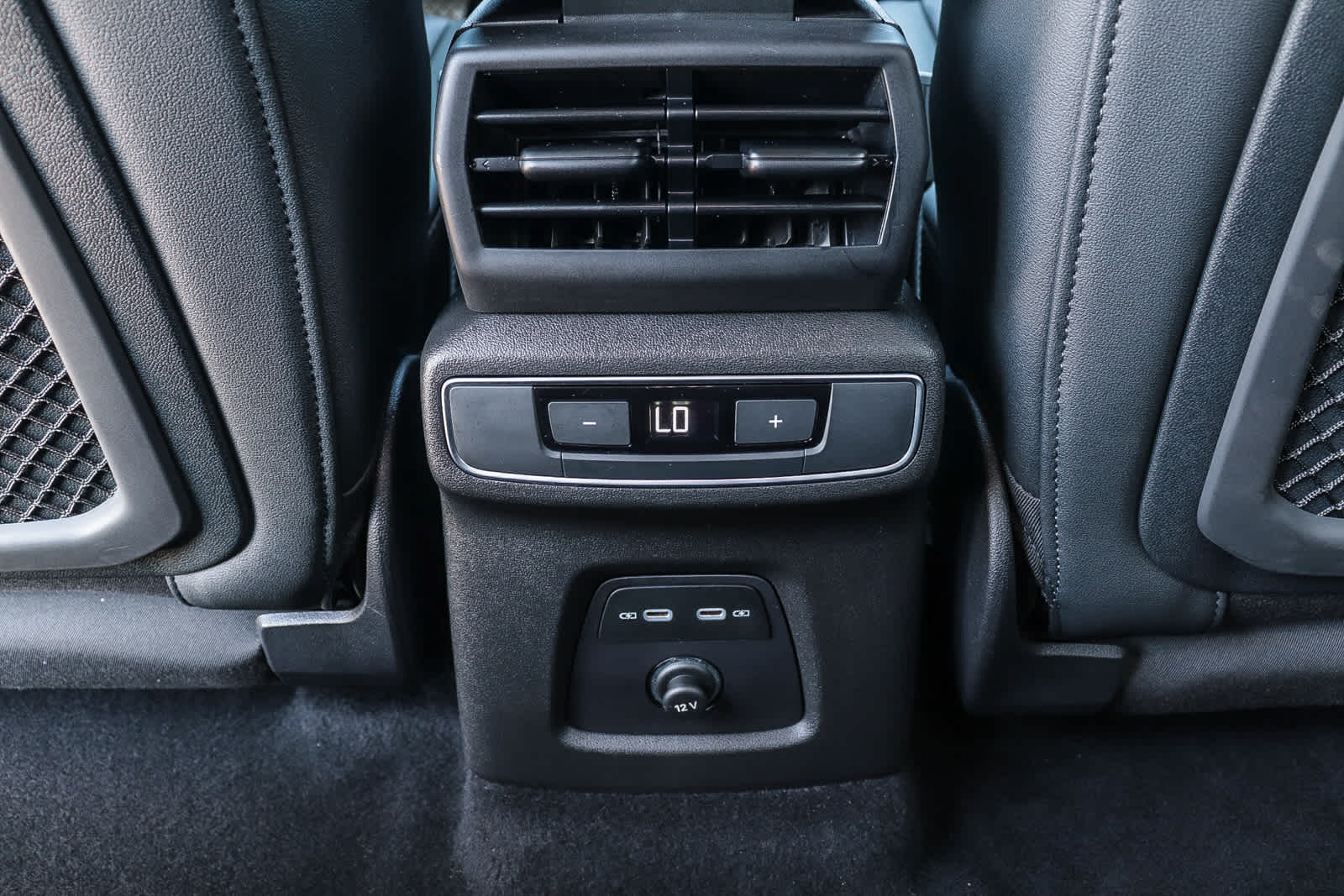 Thumbnail: 2023 Audi Q4 e-tron - 26