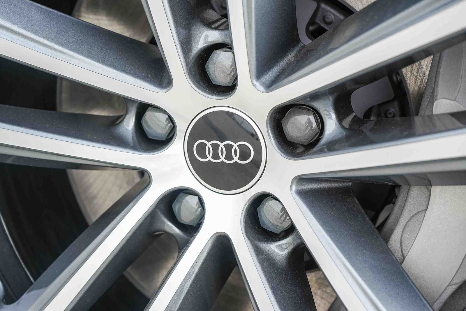 Thumbnail: 2026 Audi Q7 - 15