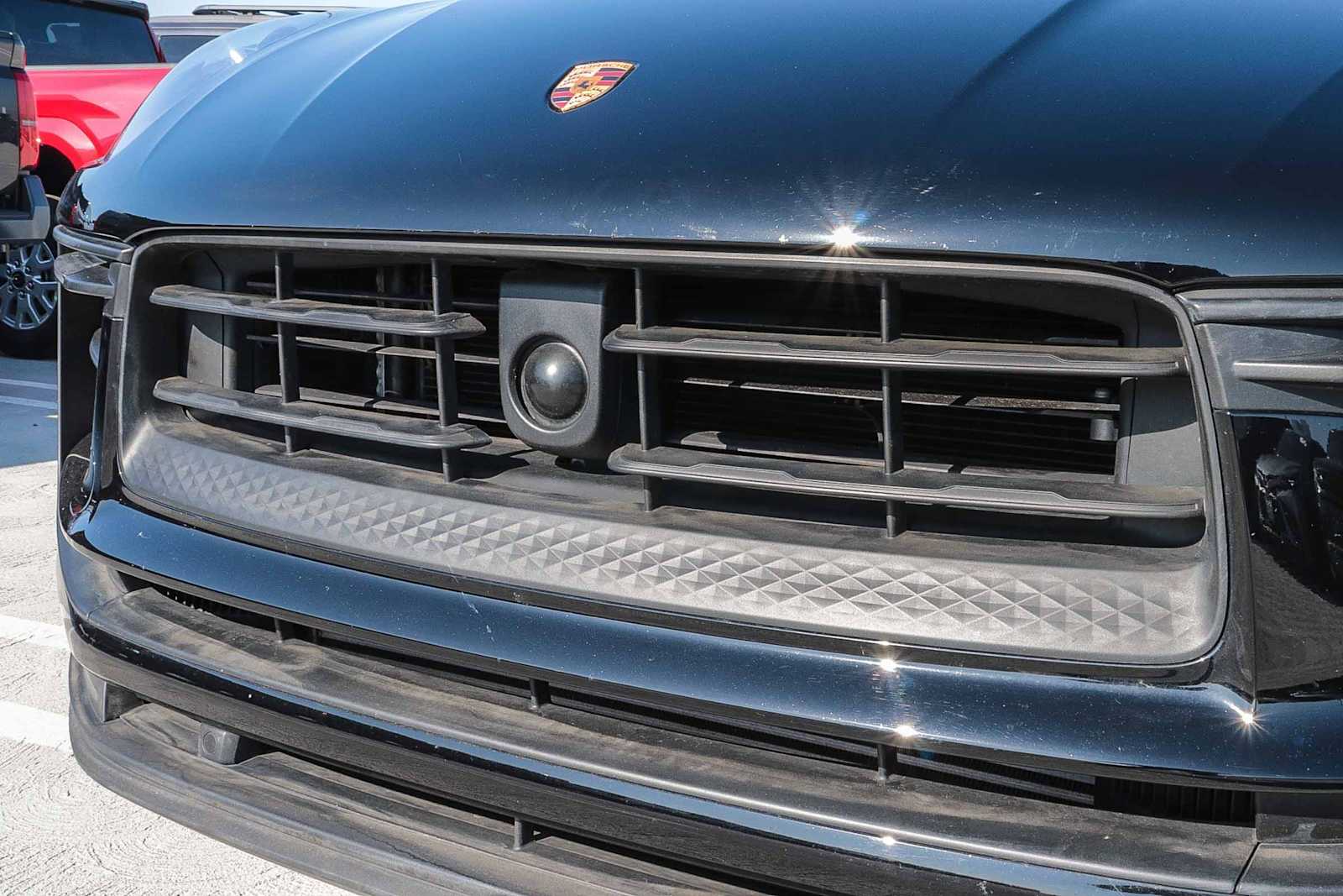 Thumbnail: 2023 Porsche Macan - 6