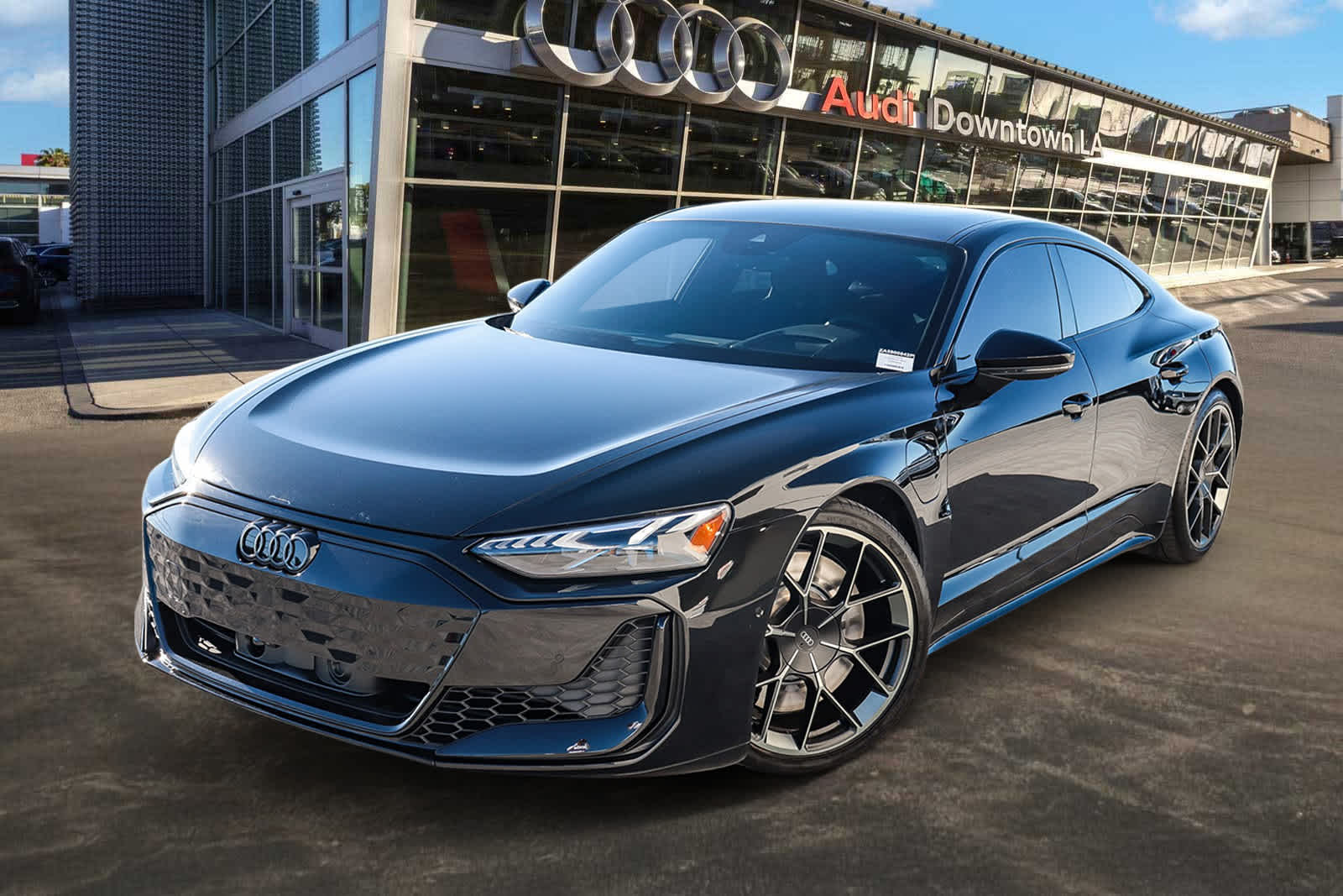 Thumbnail: 2025 Audi RS e-tron GT - 1