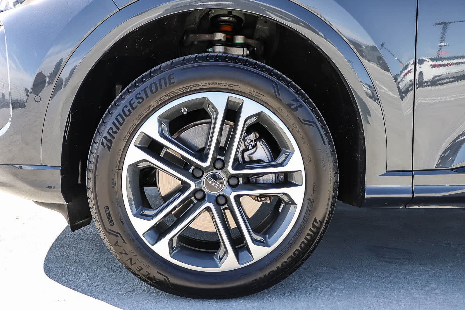 Thumbnail: 2025 Audi Q5 - 14