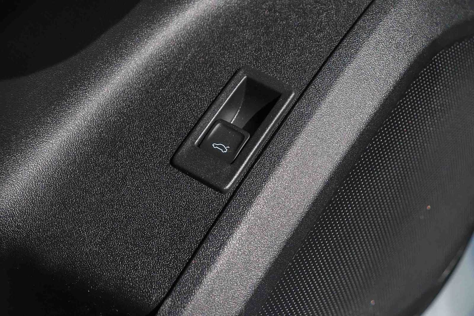 Thumbnail: 2025 Audi Q5 - 27