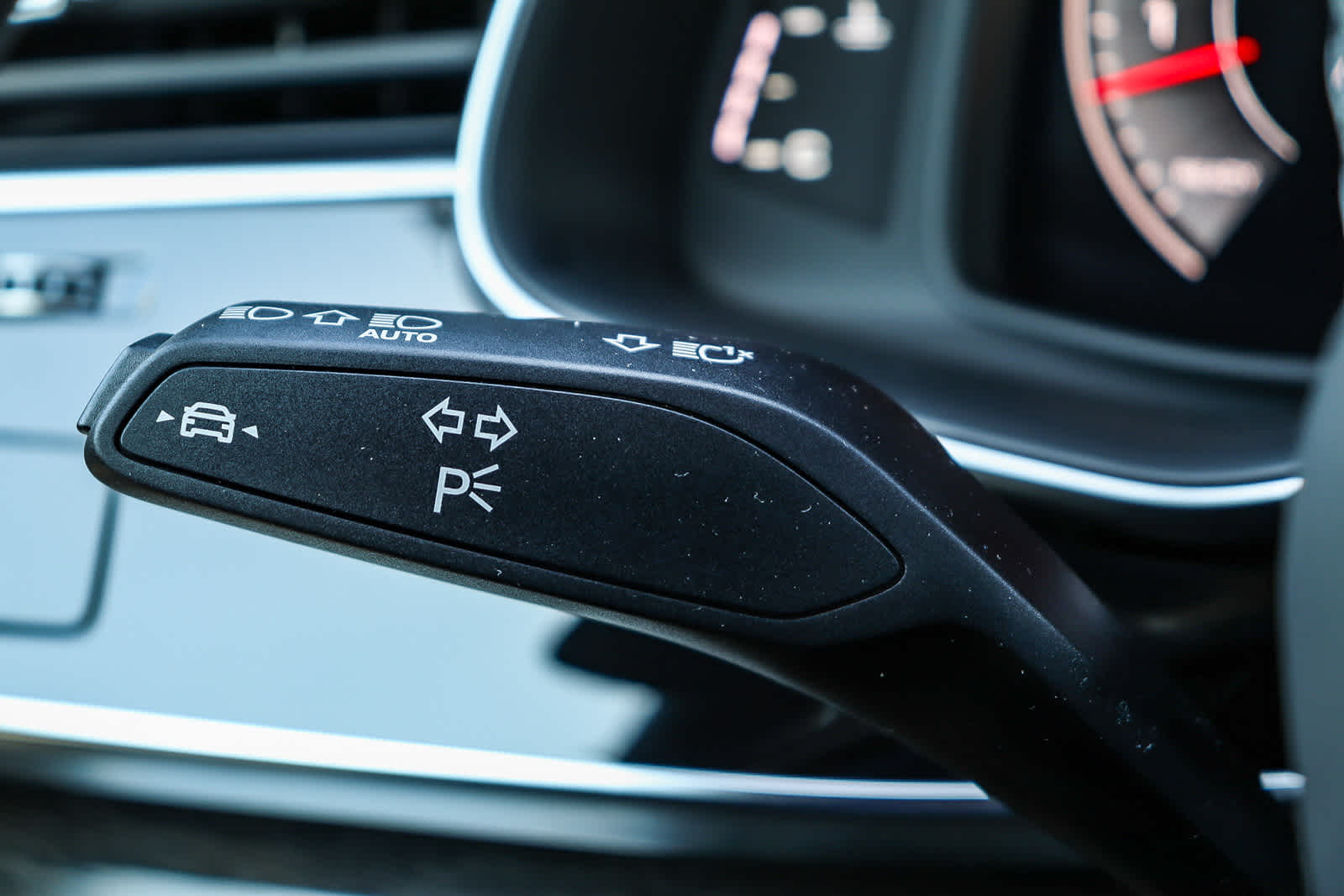 Thumbnail: 2026 Audi Q8 - 30