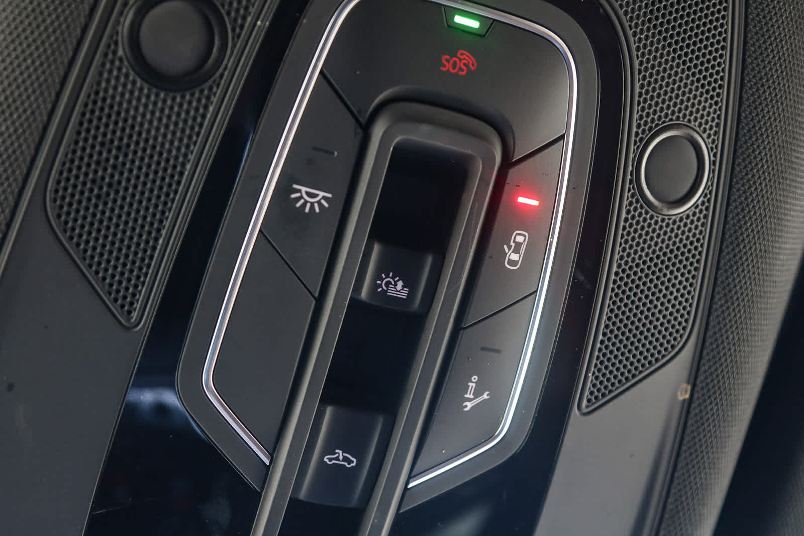 Thumbnail: 2022 Audi e-tron - 34