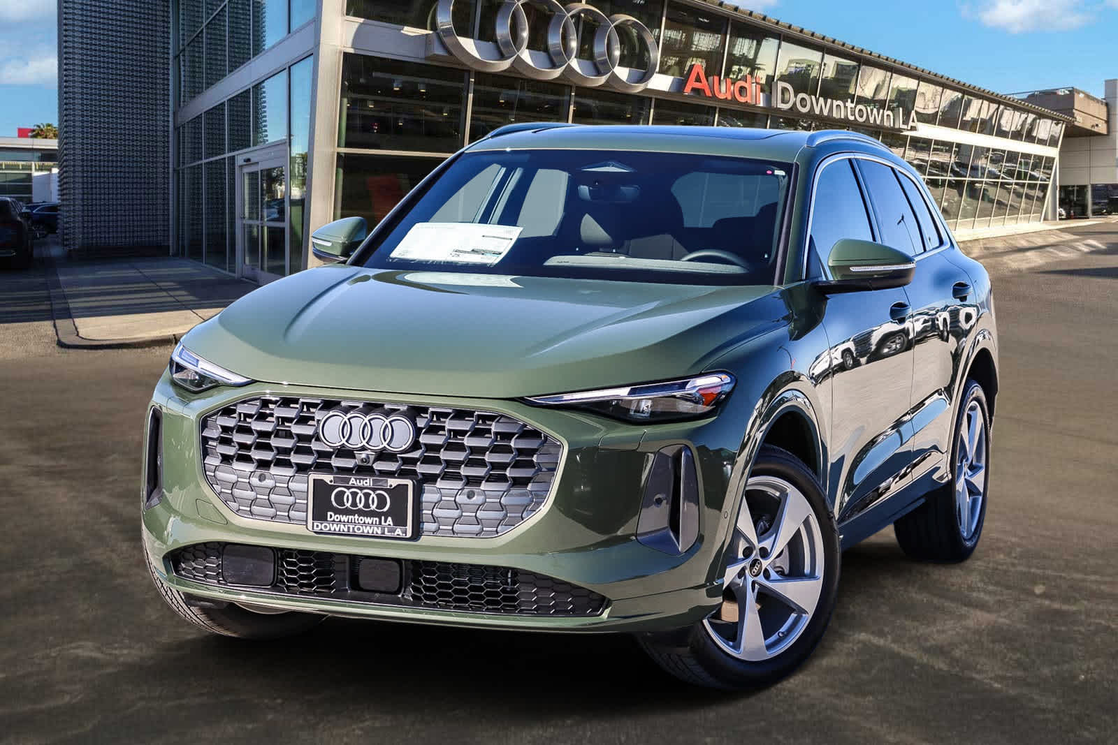 Thumbnail: 2025 Audi Q5 - 1