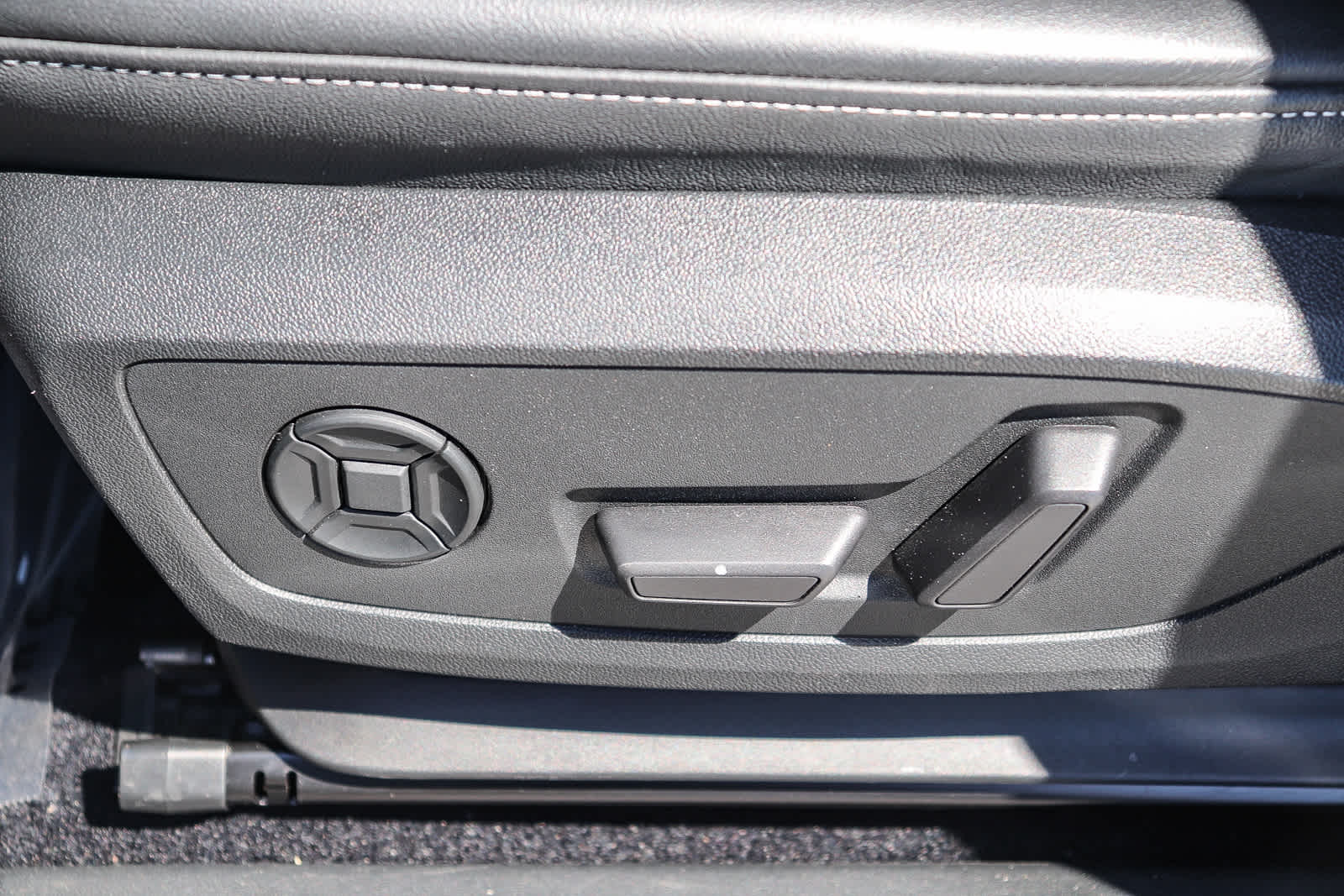 Thumbnail: 2023 Audi Q4 e-tron - 23