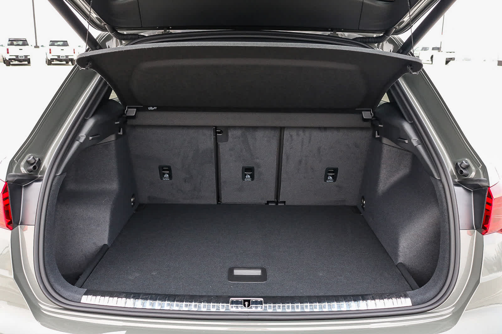 Thumbnail: 2025 Audi Q3 - 44