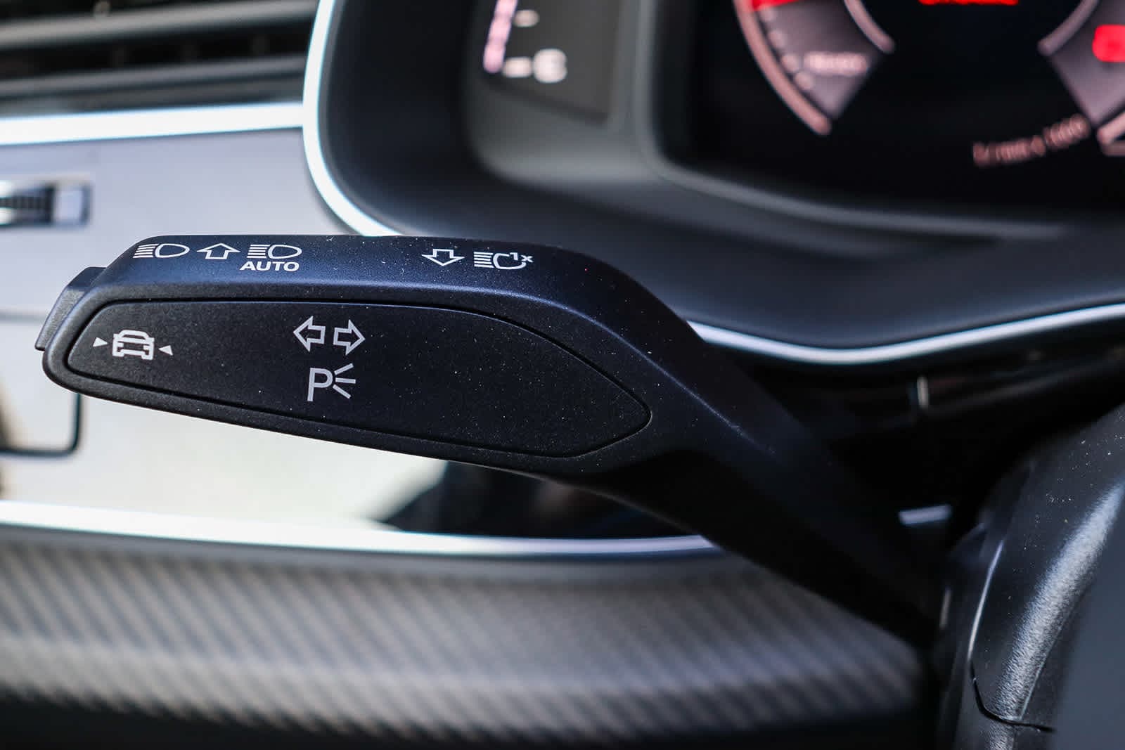 Thumbnail: 2026 Audi Q8 - 32