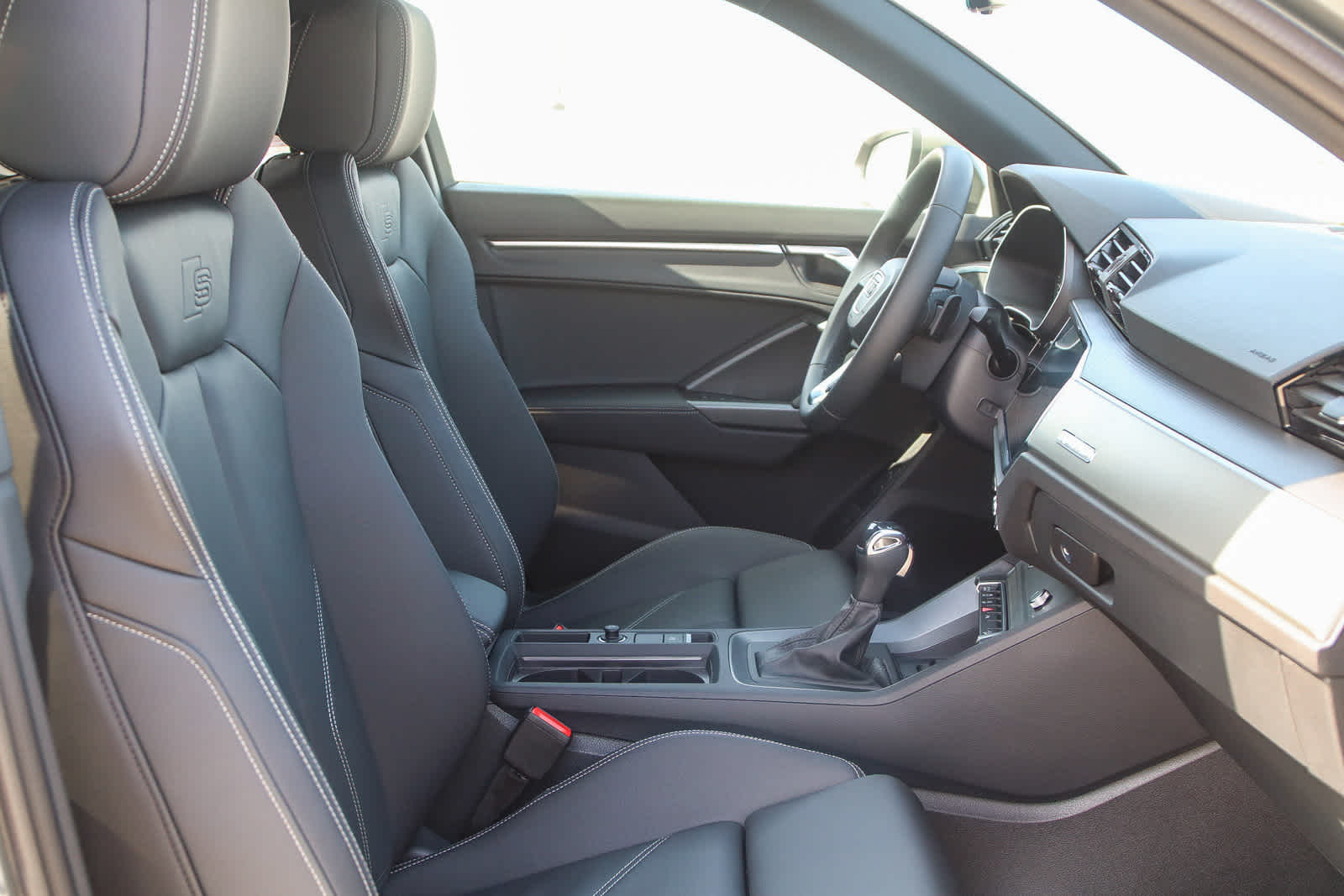 Thumbnail: 2025 Audi Q3 - 25