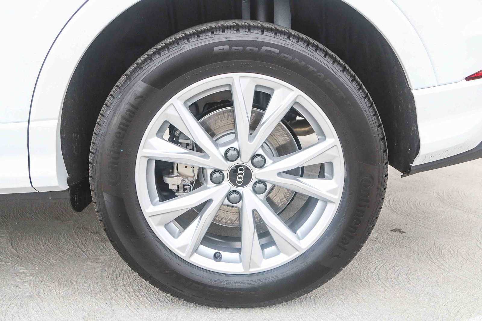 Thumbnail: 2025 Audi Q3 - 14