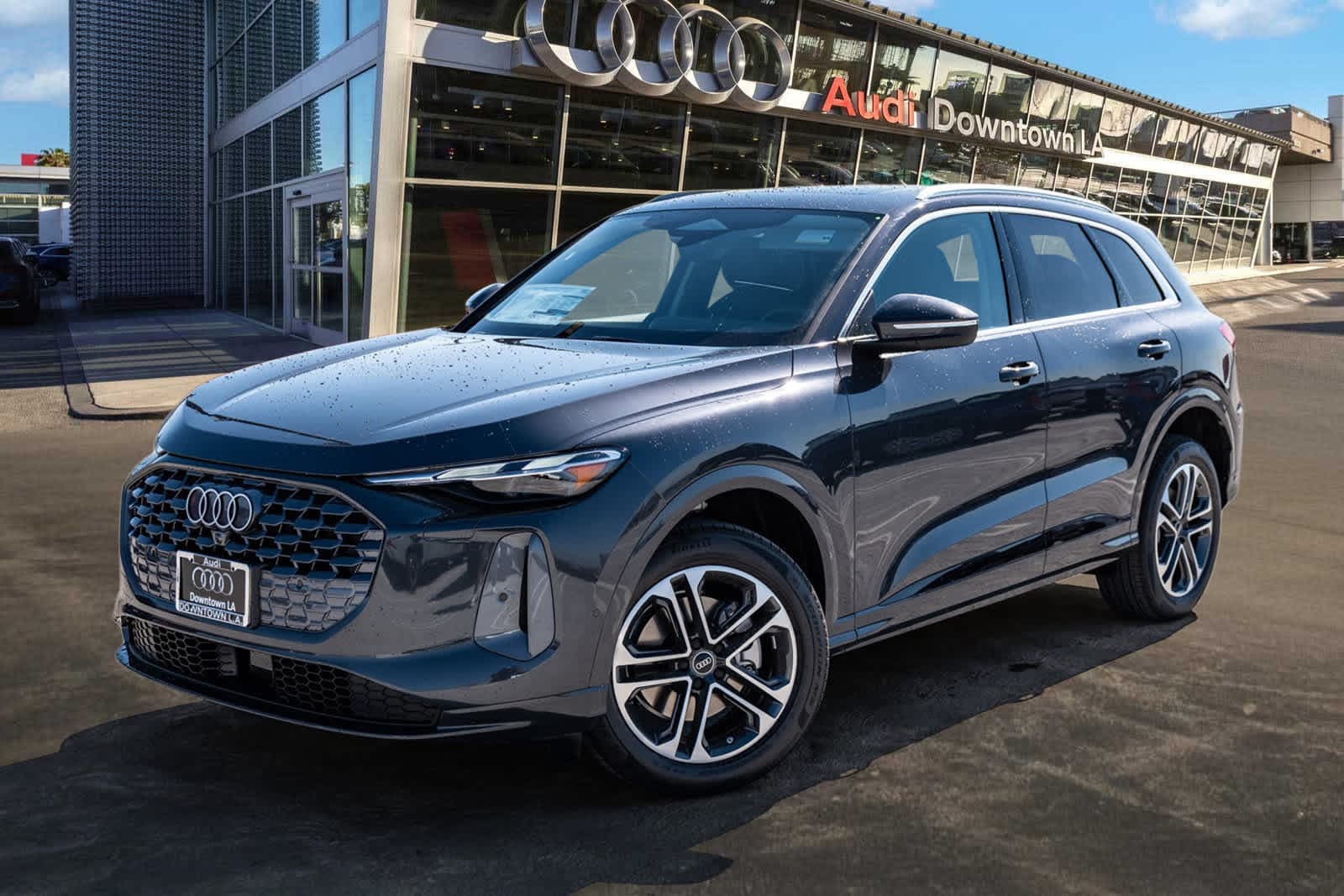 Thumbnail: 2025 Audi Q5 - 1