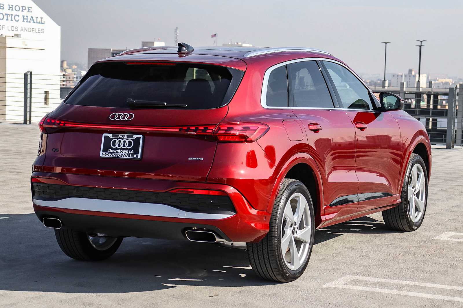 Thumbnail: 2025 Audi Q5 - 4