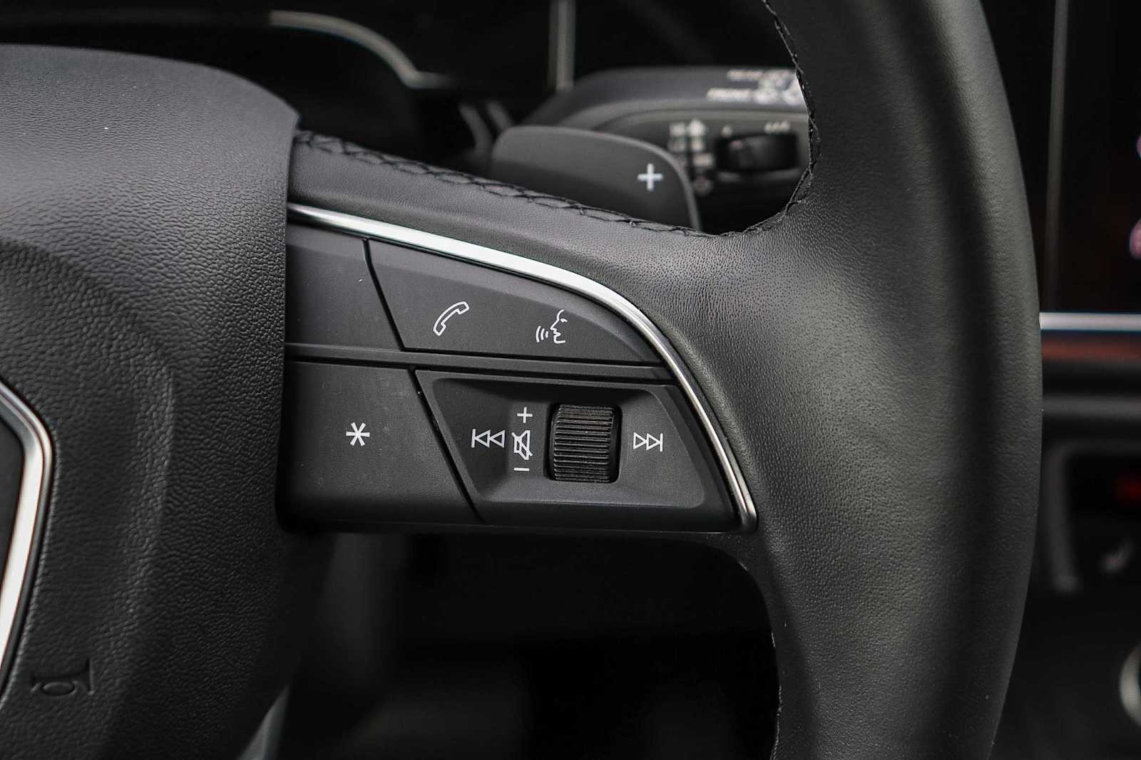 Thumbnail: 2025 Audi Q3 - 21