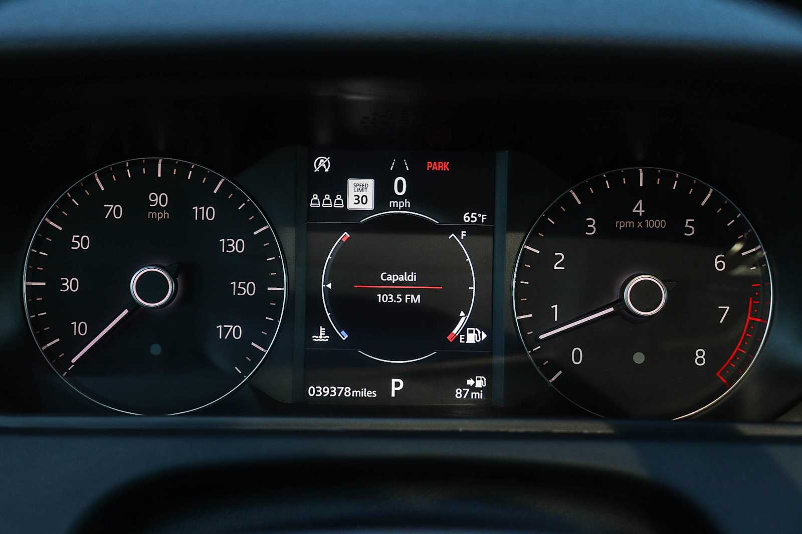 Thumbnail: 2020 Land Rover Range Rover Velar - 32