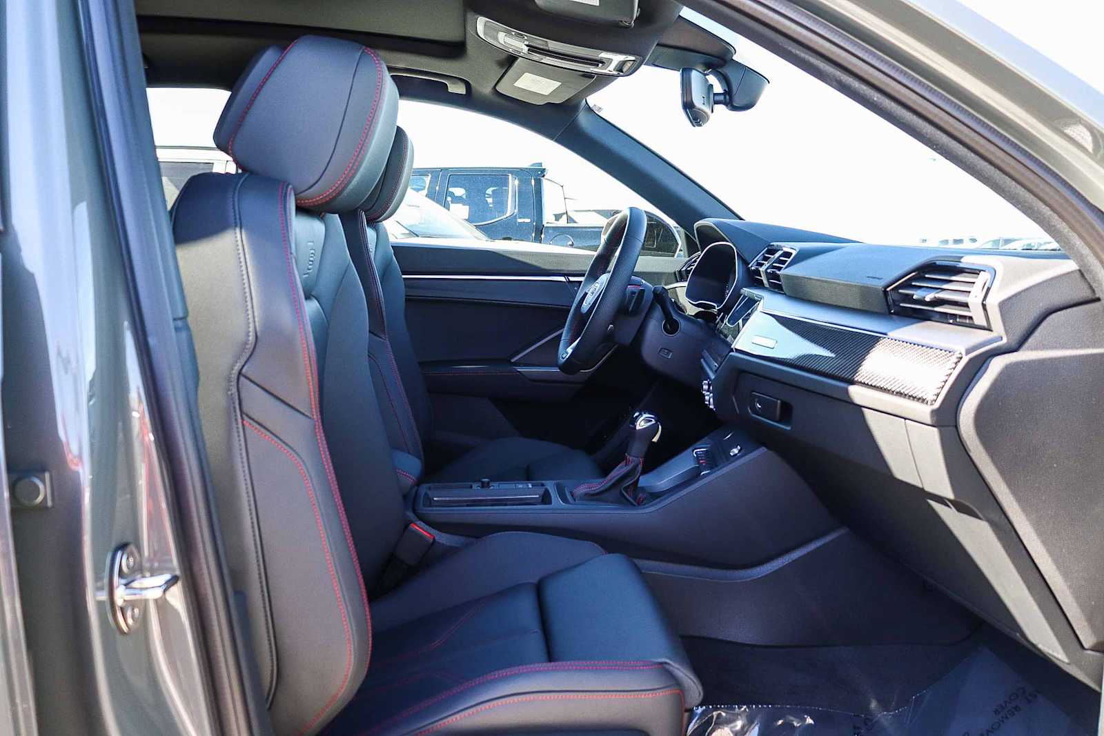 Thumbnail: 2025 Audi Q3 - 23