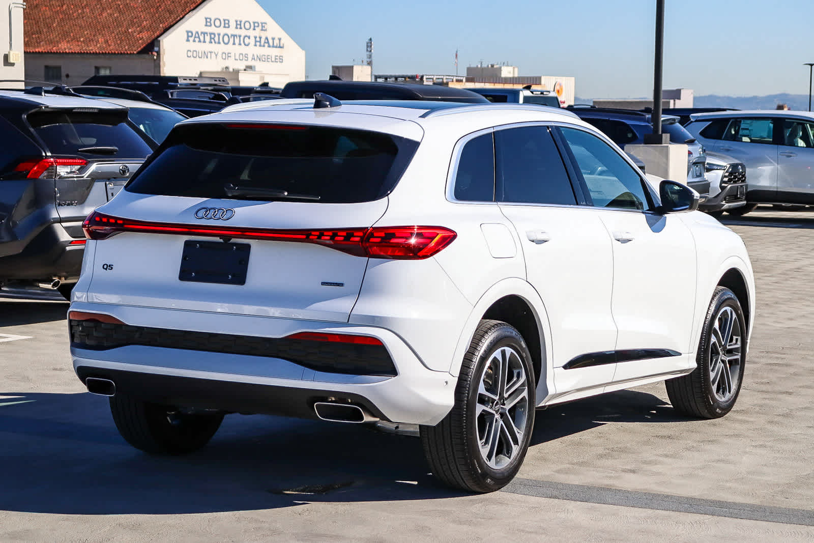 Thumbnail: 2025 Audi Q5 - 4