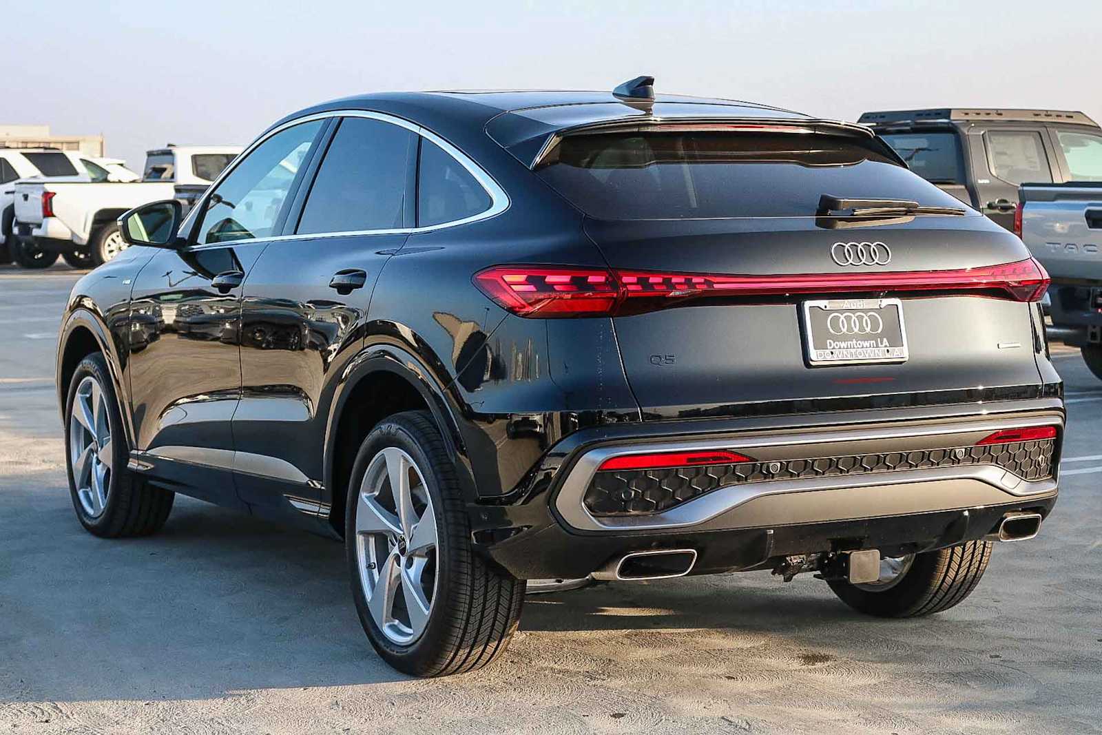 Thumbnail: 2025 Audi Q5 - 9