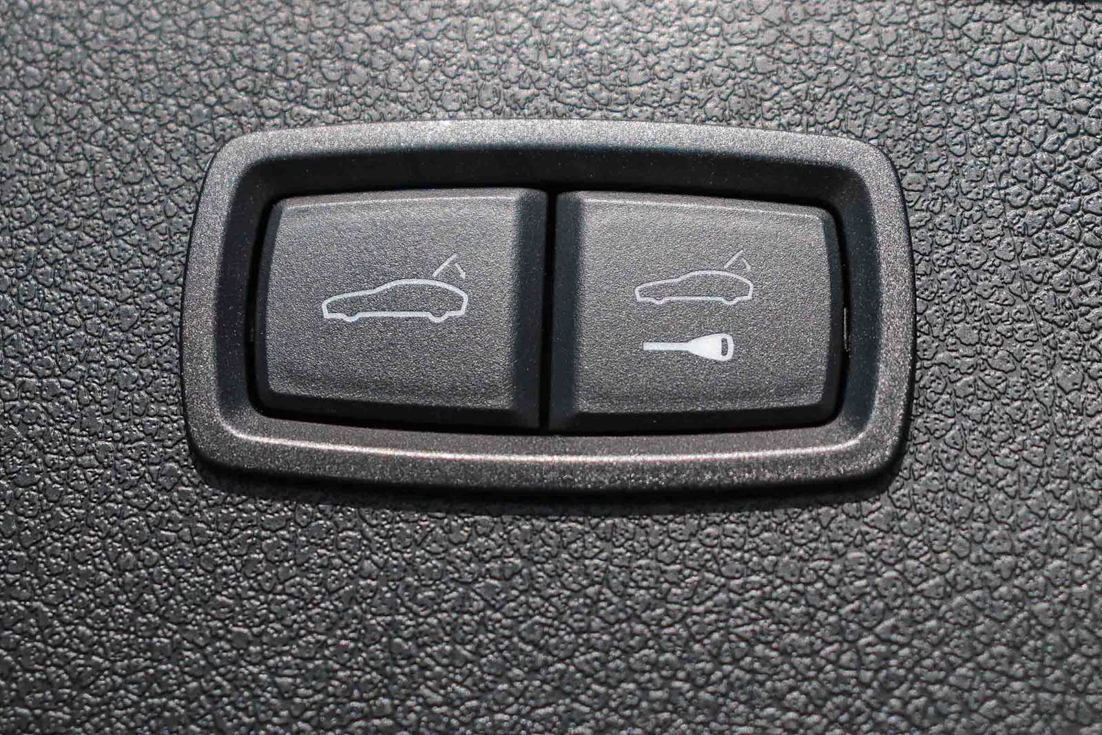 Thumbnail: 2024 Porsche Macan - 41