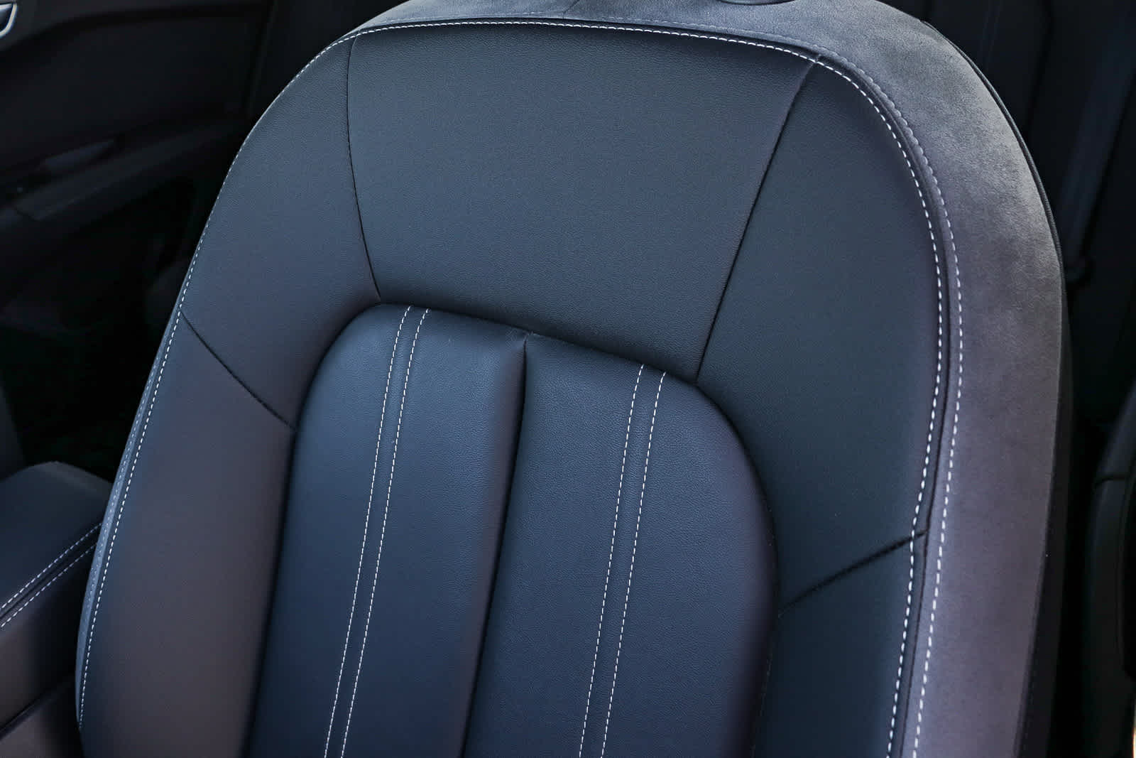 Thumbnail: 2023 Audi Q4 e-tron - 36