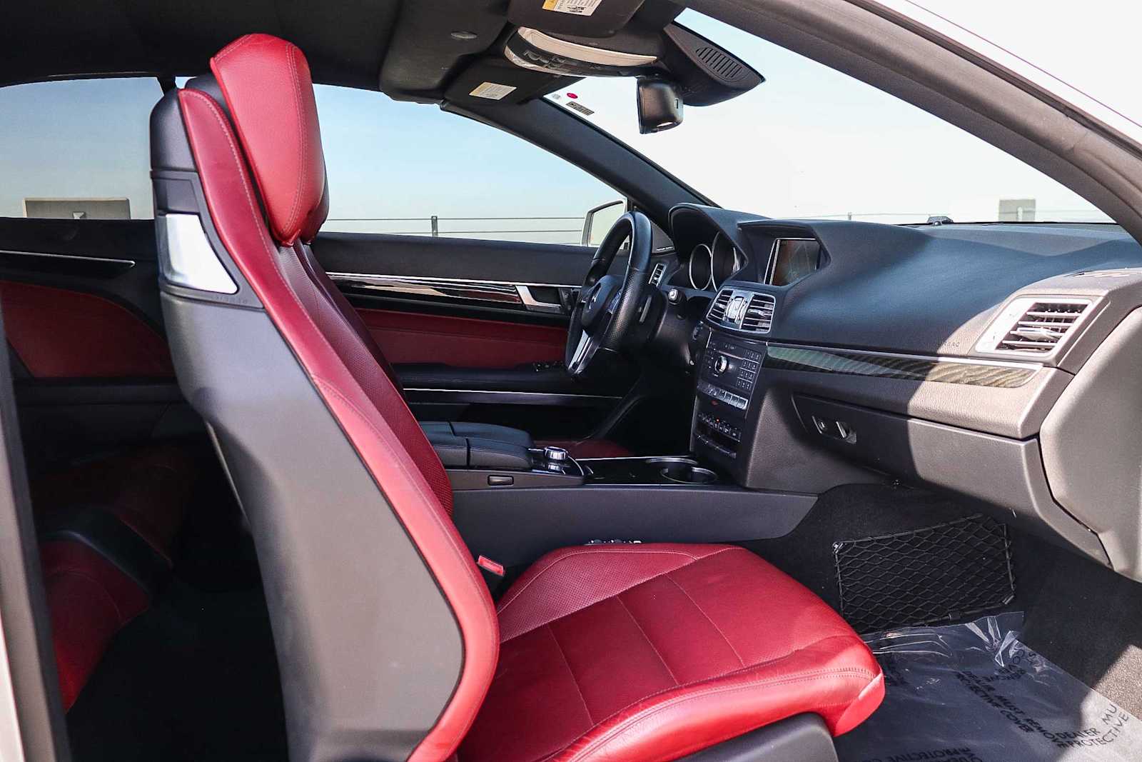 Thumbnail: 2016 Mercedes-Benz E-Class - 29