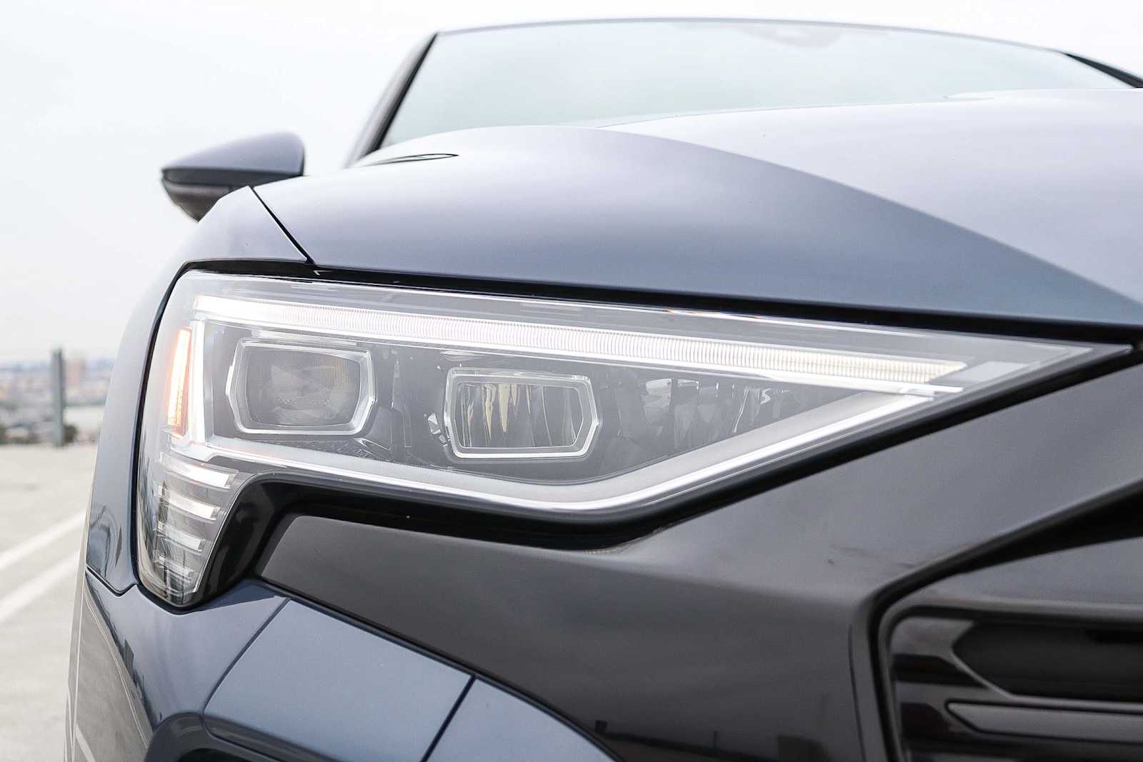 Thumbnail: 2024 Audi Q8 e-tron - 9