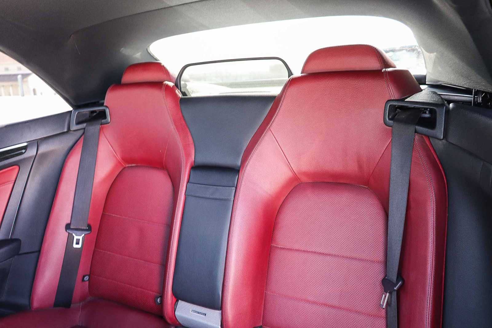 Thumbnail: 2016 Mercedes-Benz E-Class - 31