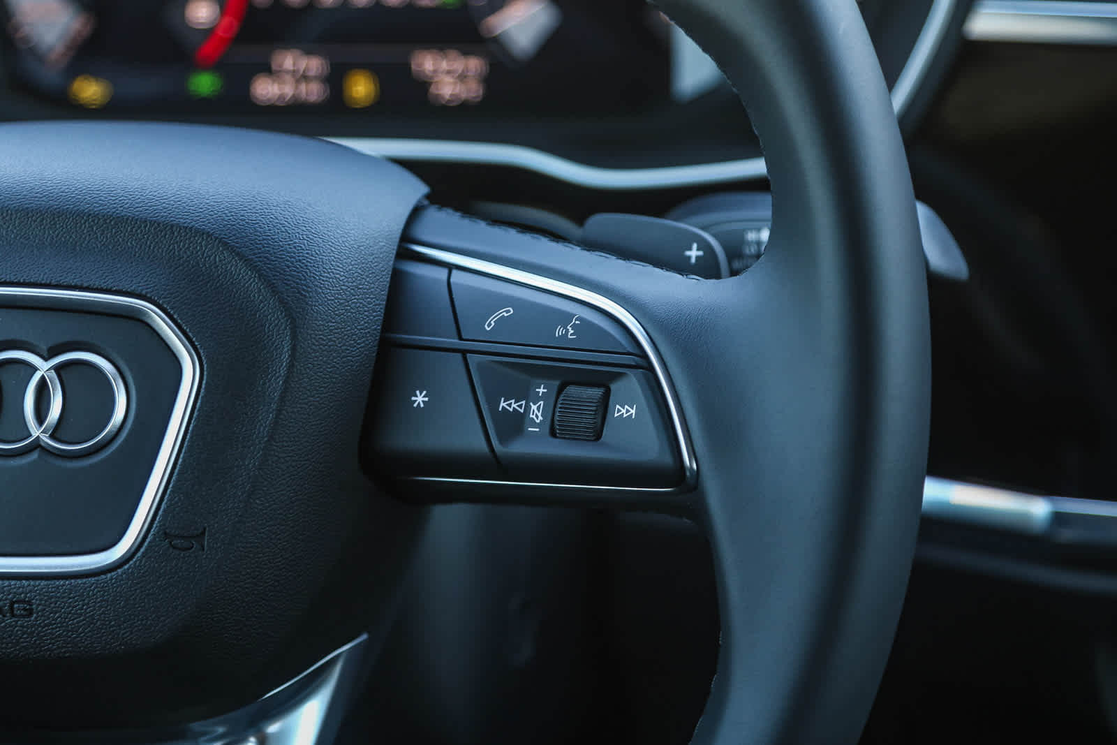 Thumbnail: 2025 Audi Q3 - 21