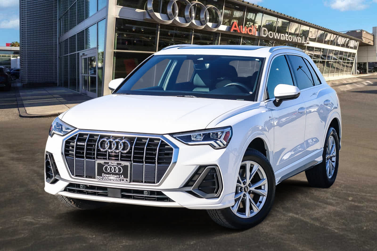 Thumbnail: 2022 Audi Q3 - 1