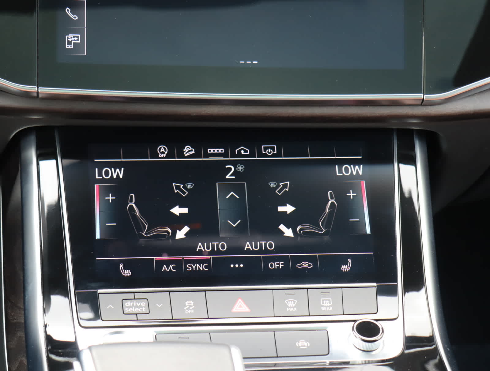 Thumbnail: 2023 Audi Q8 - 13