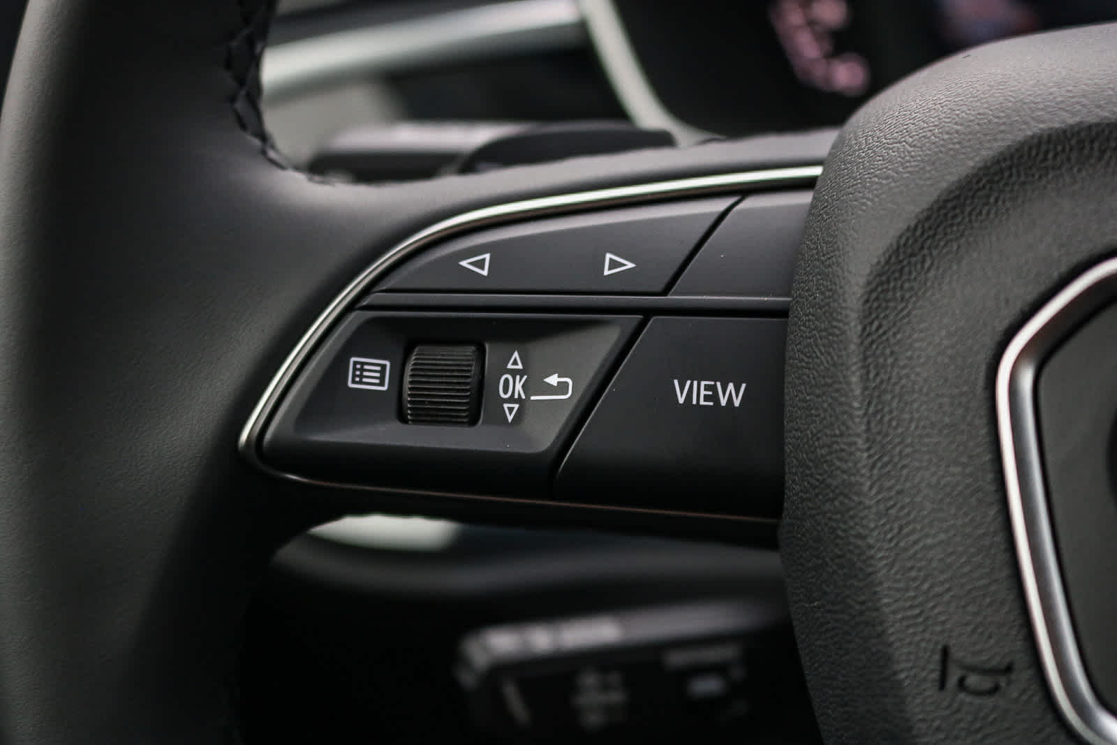 Thumbnail: 2025 Audi Q3 - 23