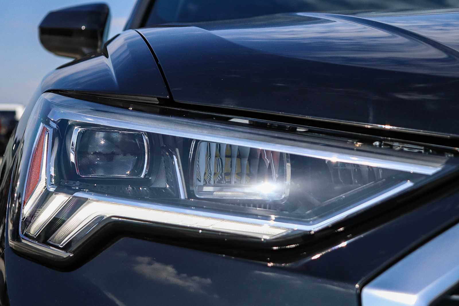 Thumbnail: 2025 Audi Q3 - 9