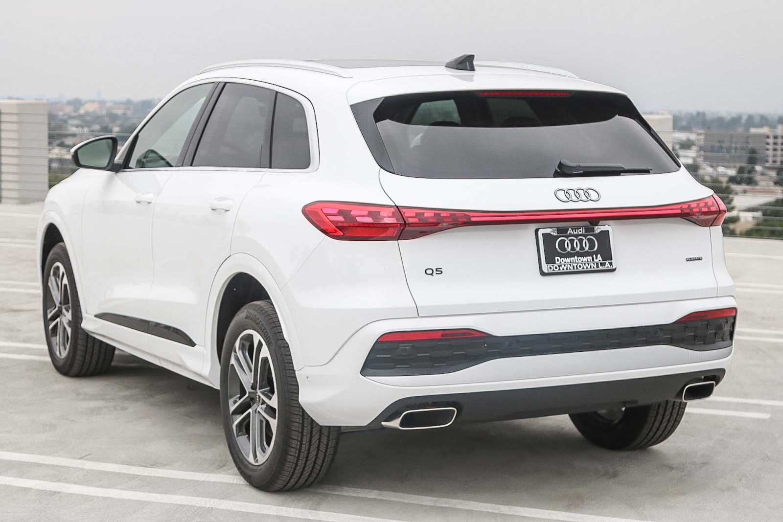 Thumbnail: 2025 Audi Q5 - 6