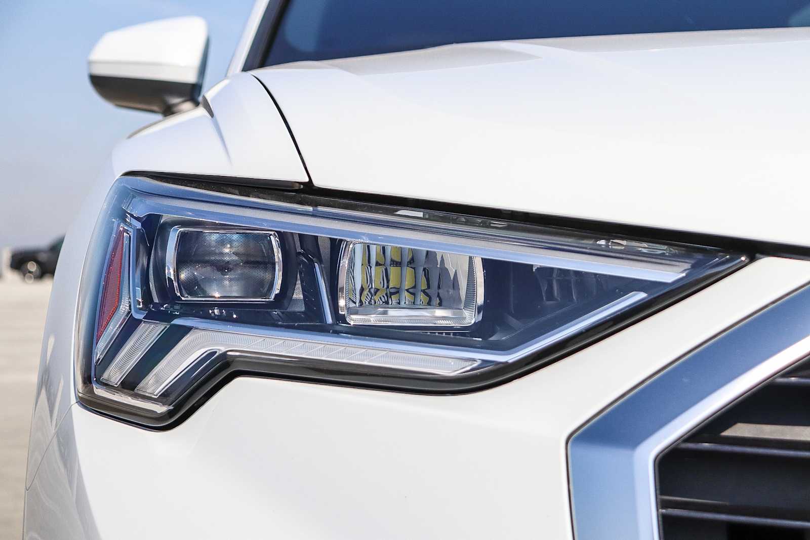 Thumbnail: 2023 Audi Q3 - 9