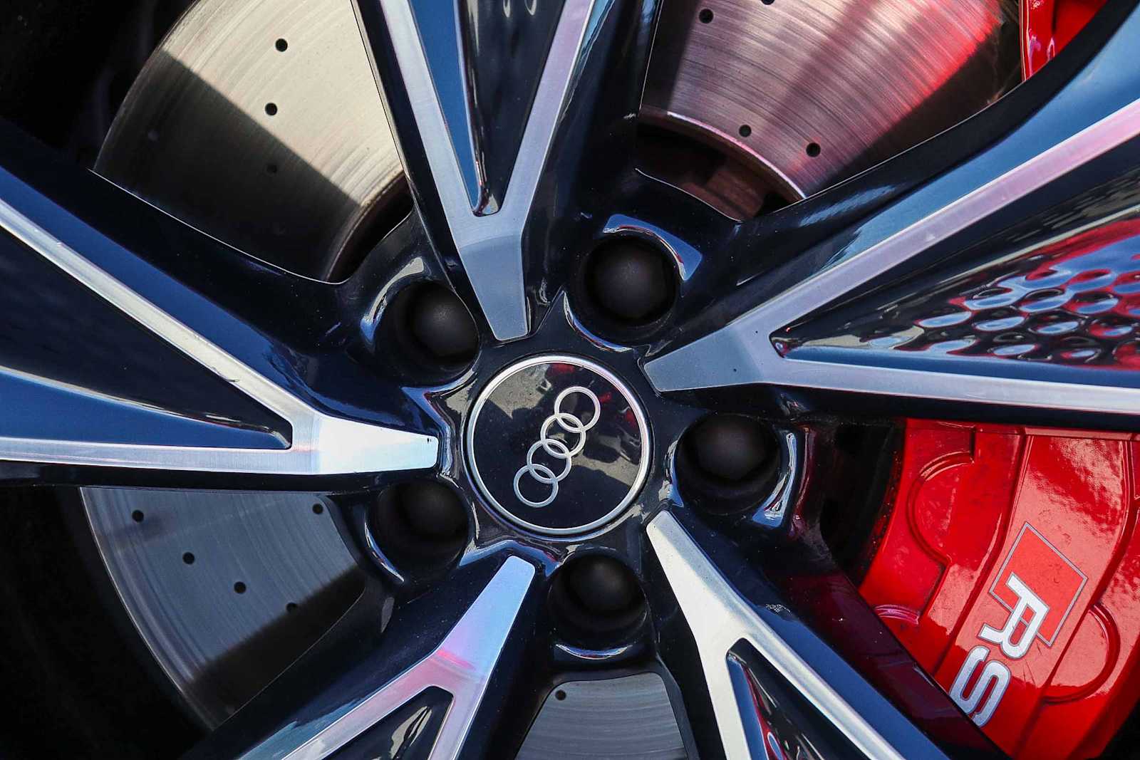 Thumbnail: 2023 Audi RS 7 - 15