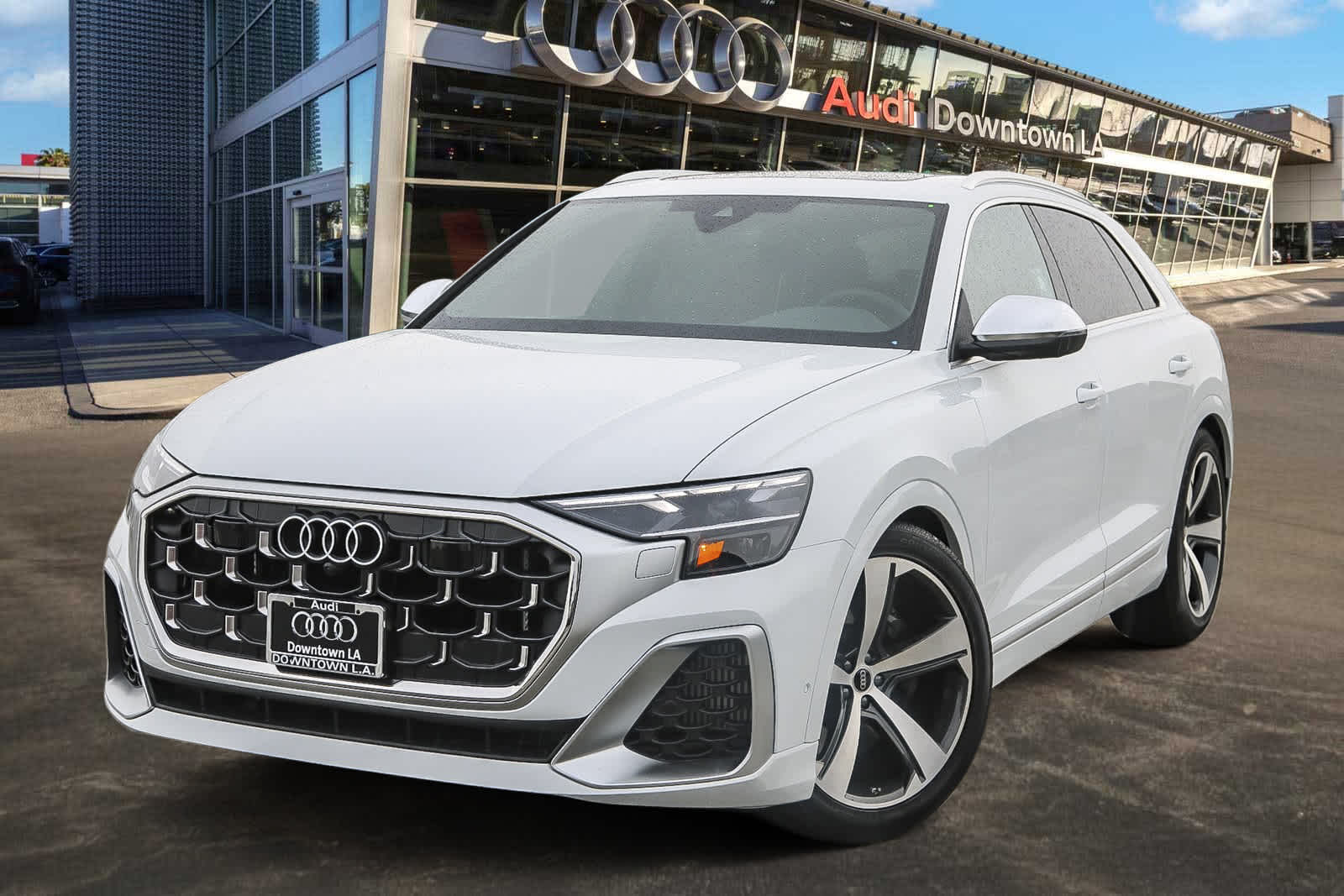 2025 Audi SQ8 Premium Plus -
                  Los Angeles, CA