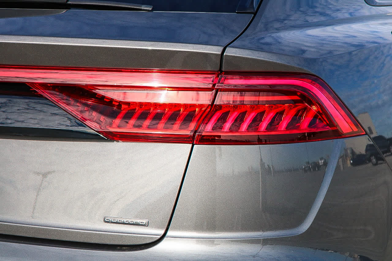 Thumbnail: 2022 Audi Q8 - 11