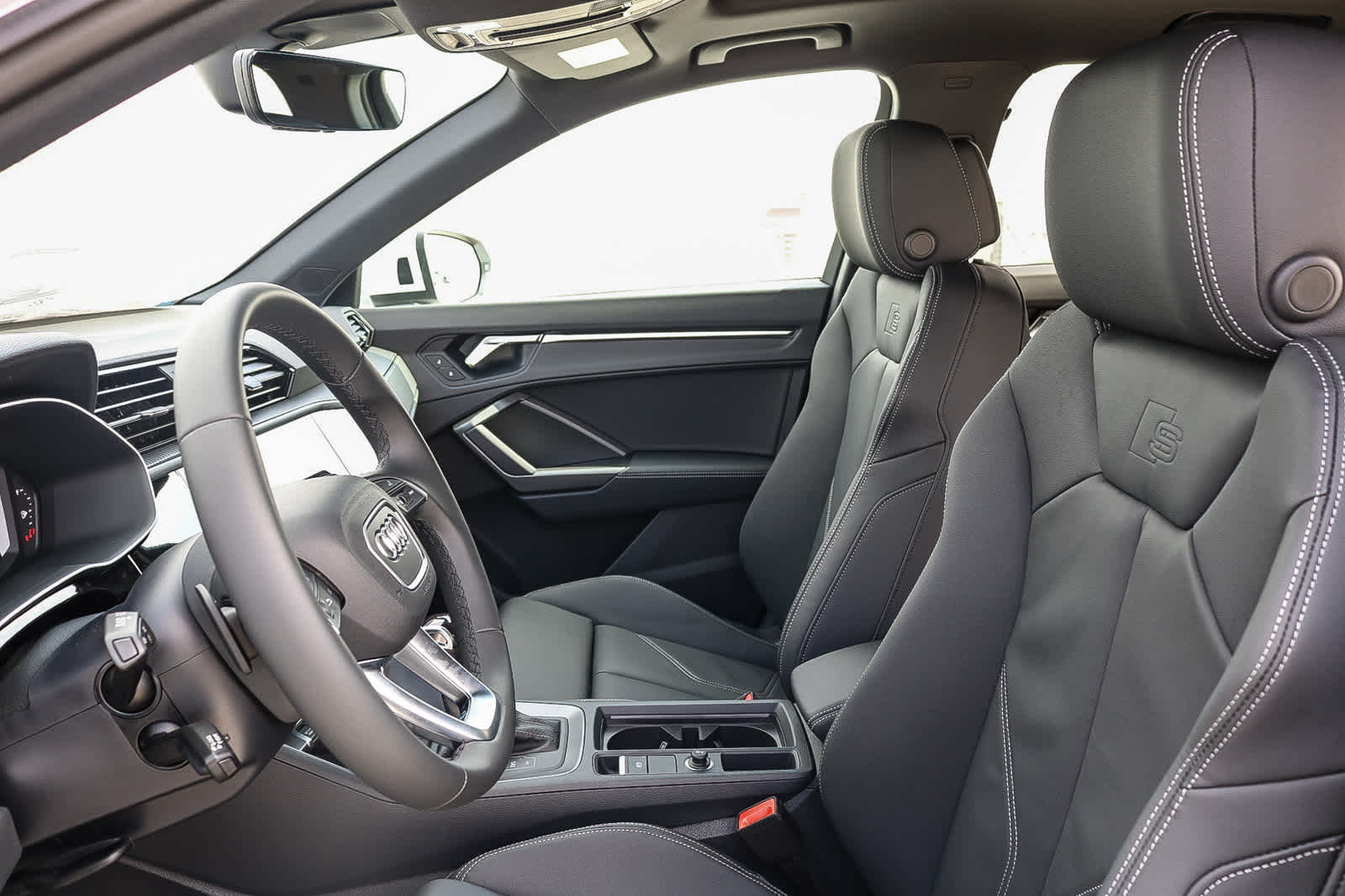 Thumbnail: 2025 Audi Q3 - 24