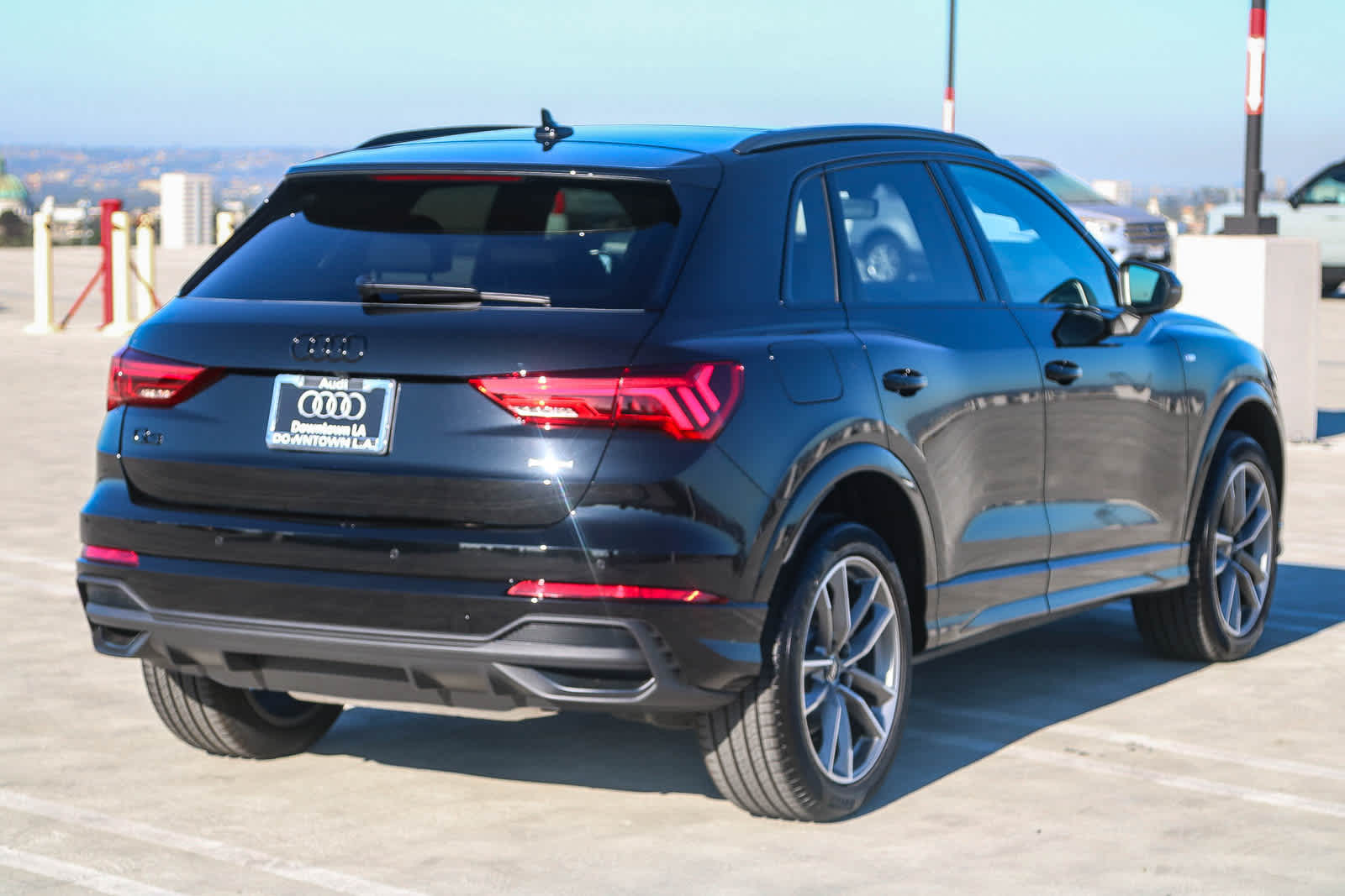 Thumbnail: 2025 Audi Q3 - 8