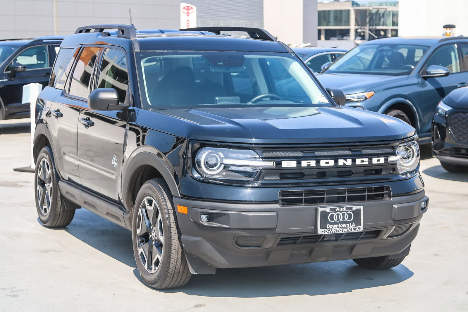 Thumbnail: 2022 Ford Bronco Sport - 3