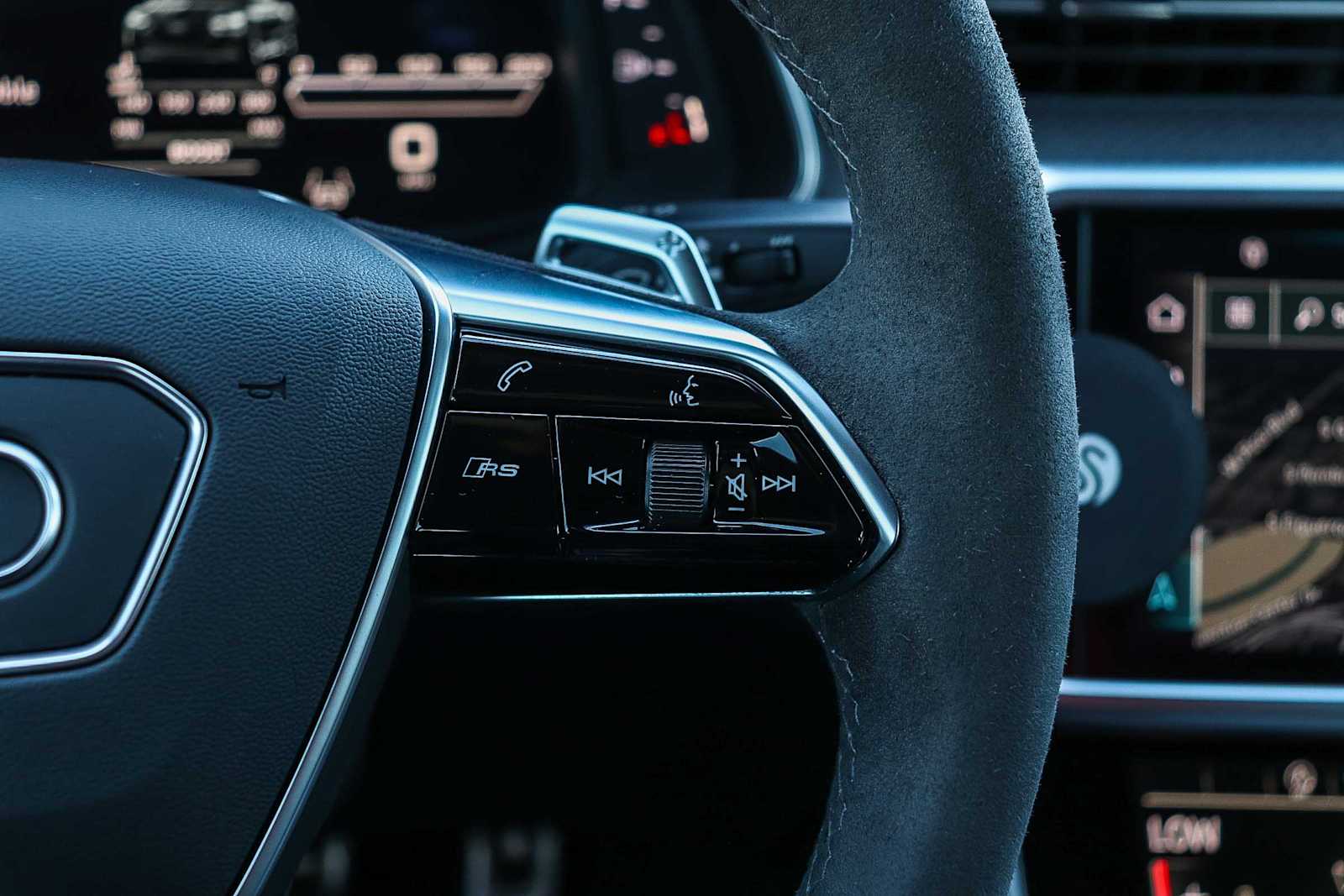 Thumbnail: 2023 Audi RS 7 - 21